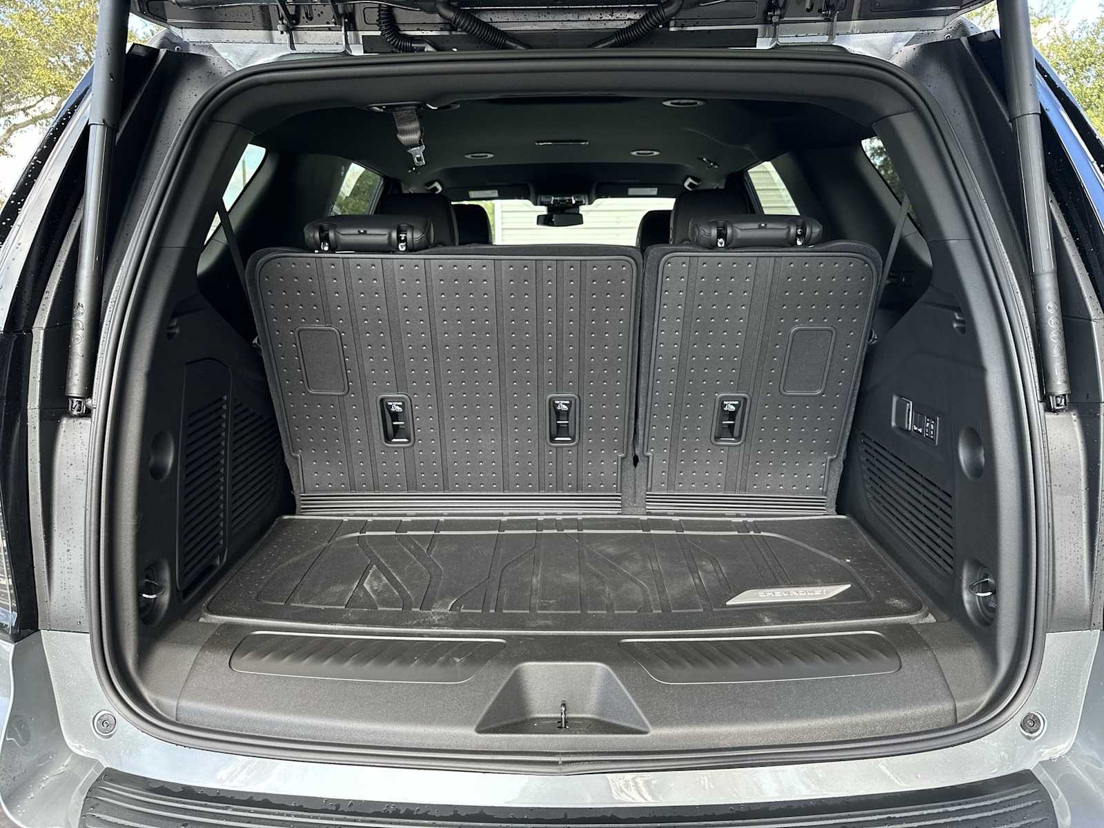 Thumbnail: 2026 Chevrolet Tahoe - 25