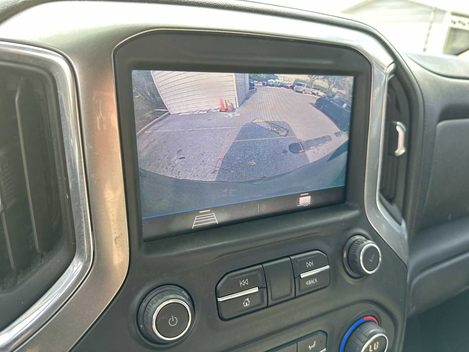 Thumbnail: 2019 Chevrolet Silverado 1500 - 22