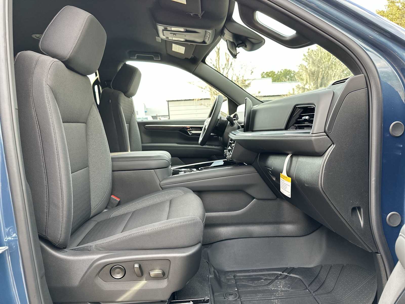 Thumbnail: 2026 Chevrolet Tahoe - 19