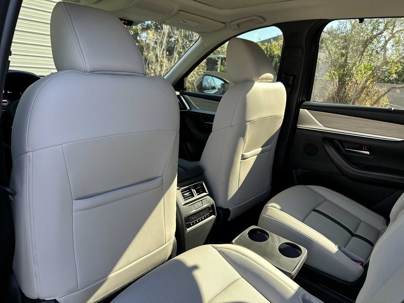 Thumbnail: 2025 Mazda CX-90 - 16