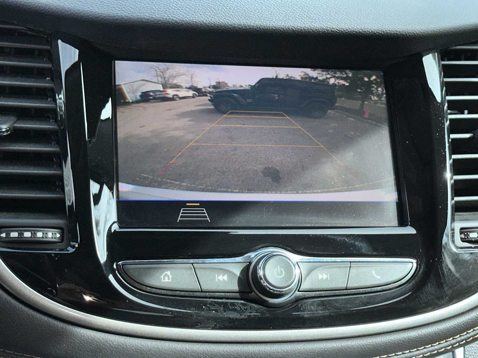 Thumbnail: 2020 Chevrolet Trax - 22