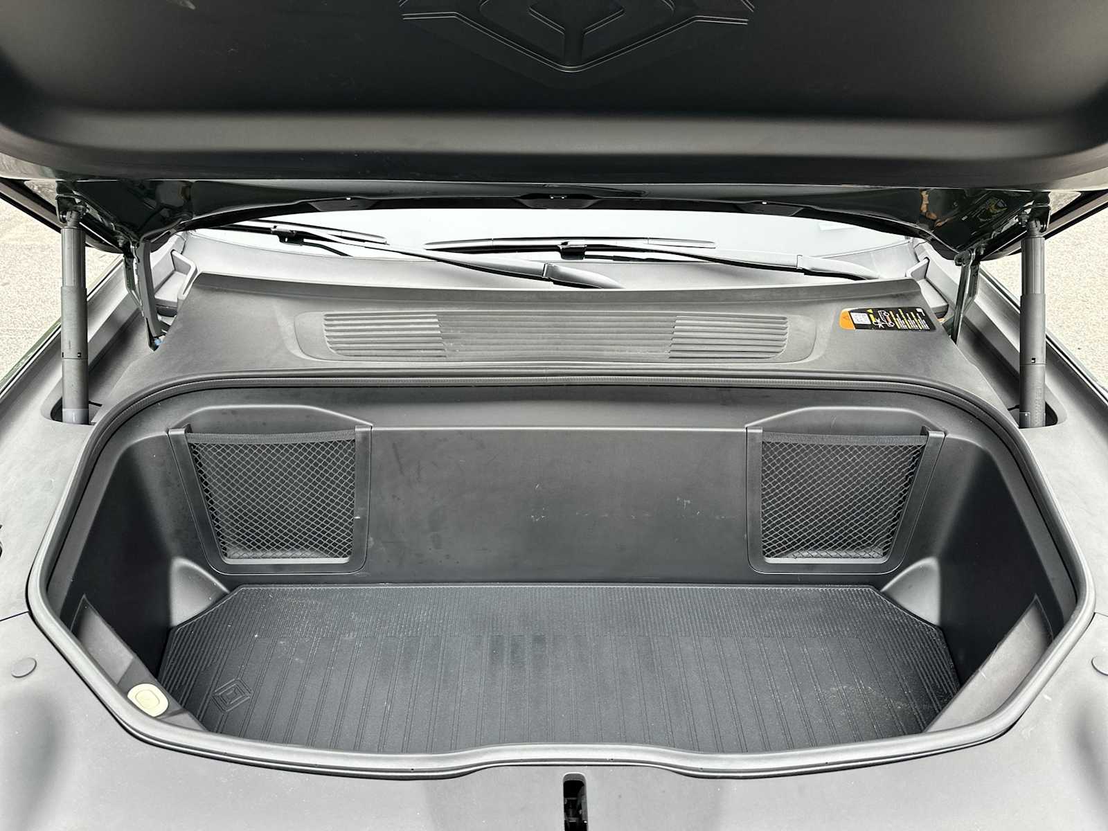 Thumbnail: 2025 Rivian R1S - 13