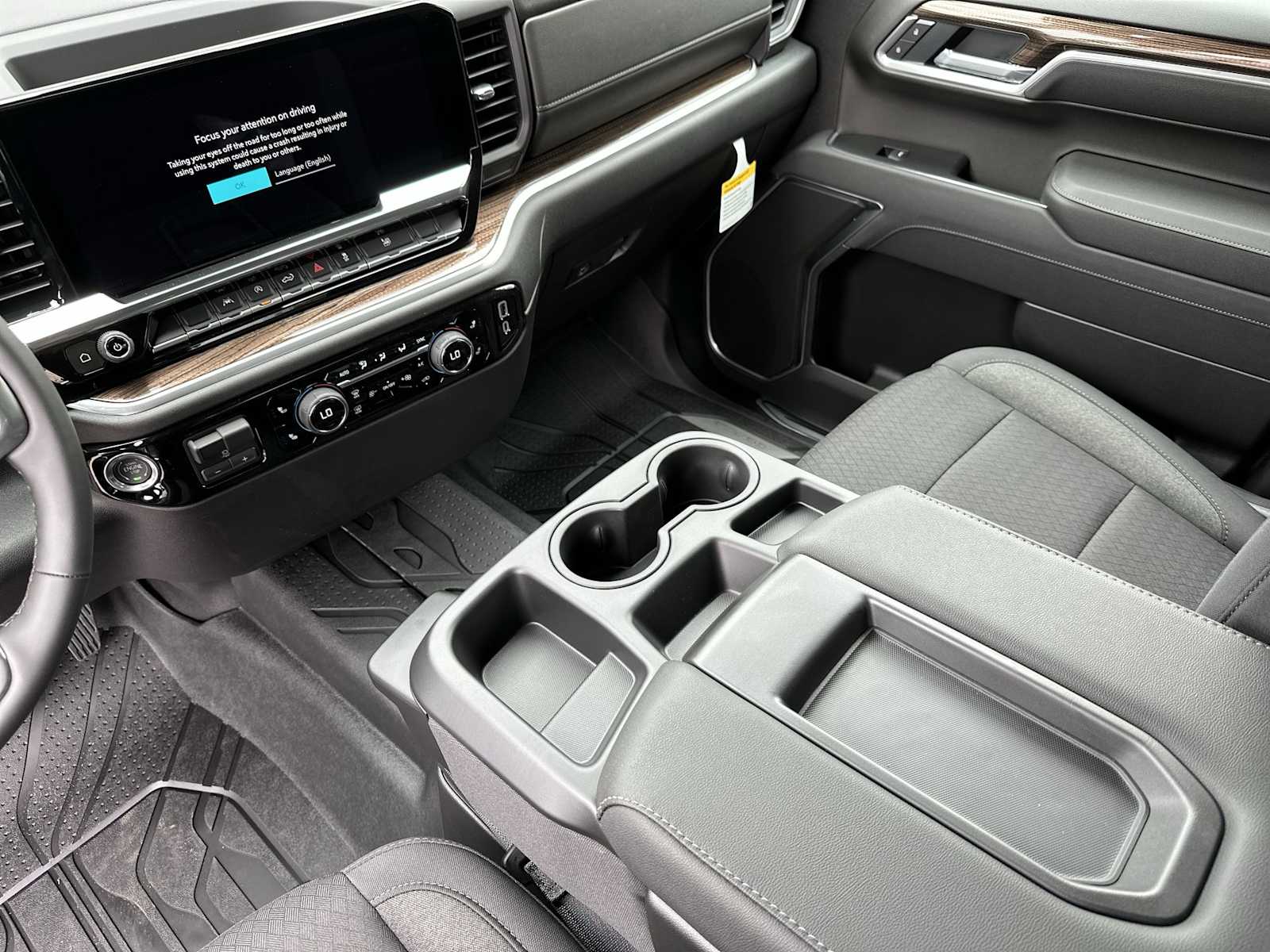 Thumbnail: 2026 Chevrolet Silverado 1500 - 22