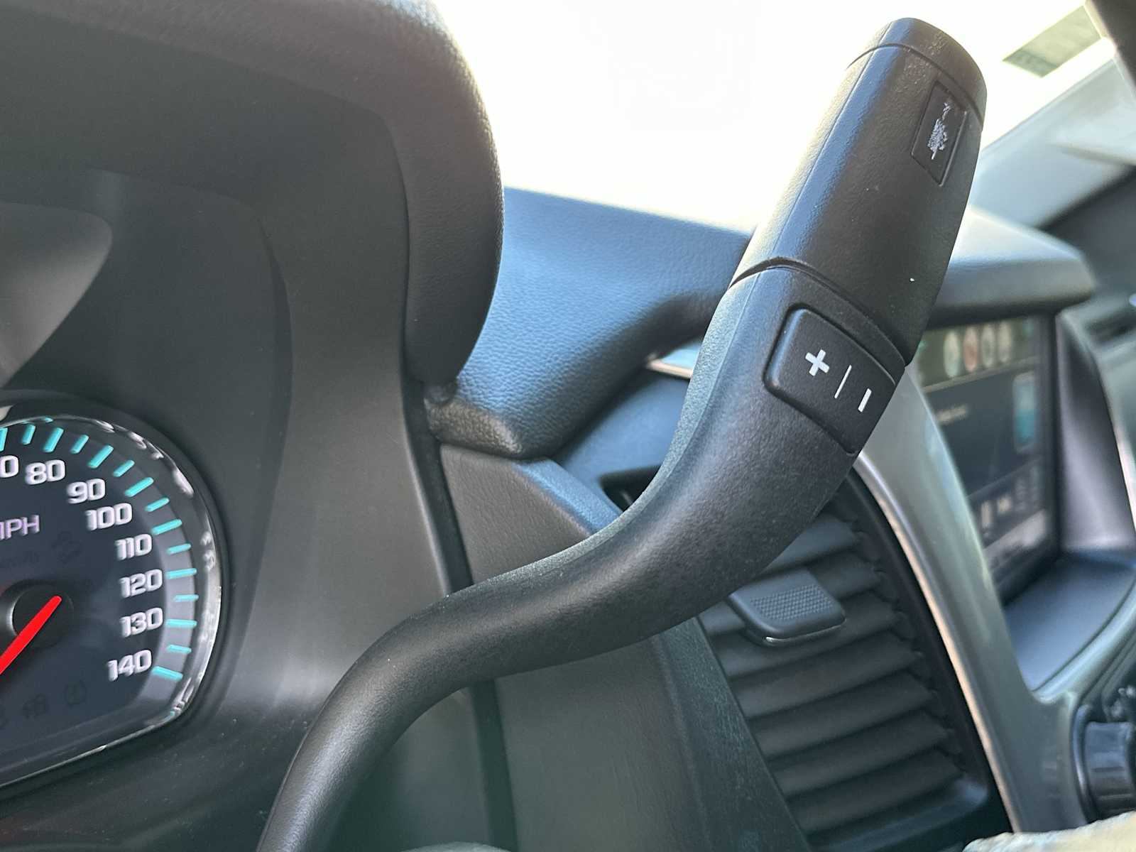 Thumbnail: 2020 Chevrolet Tahoe - 23