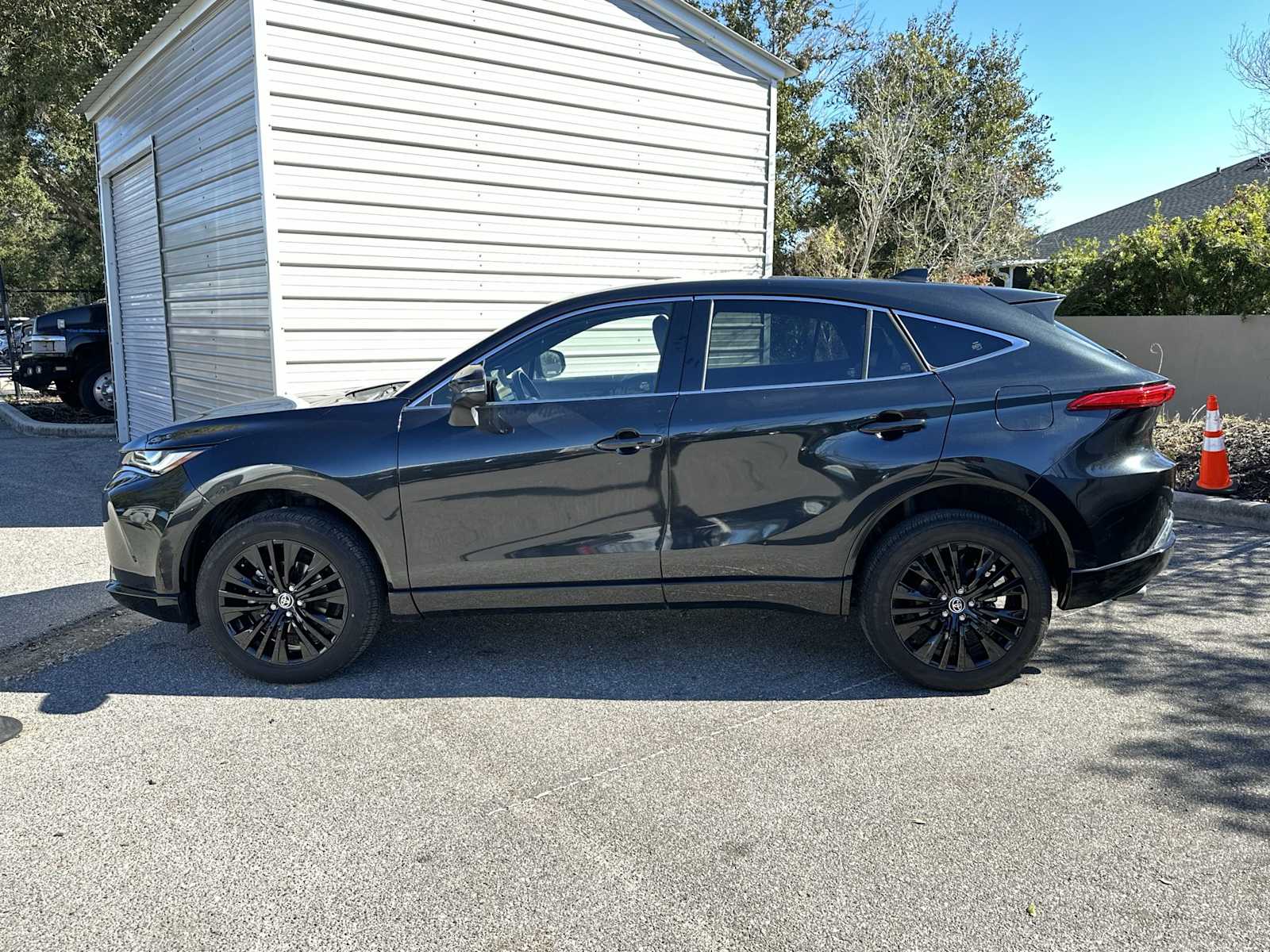 Thumbnail: 2023 Toyota Venza - 3