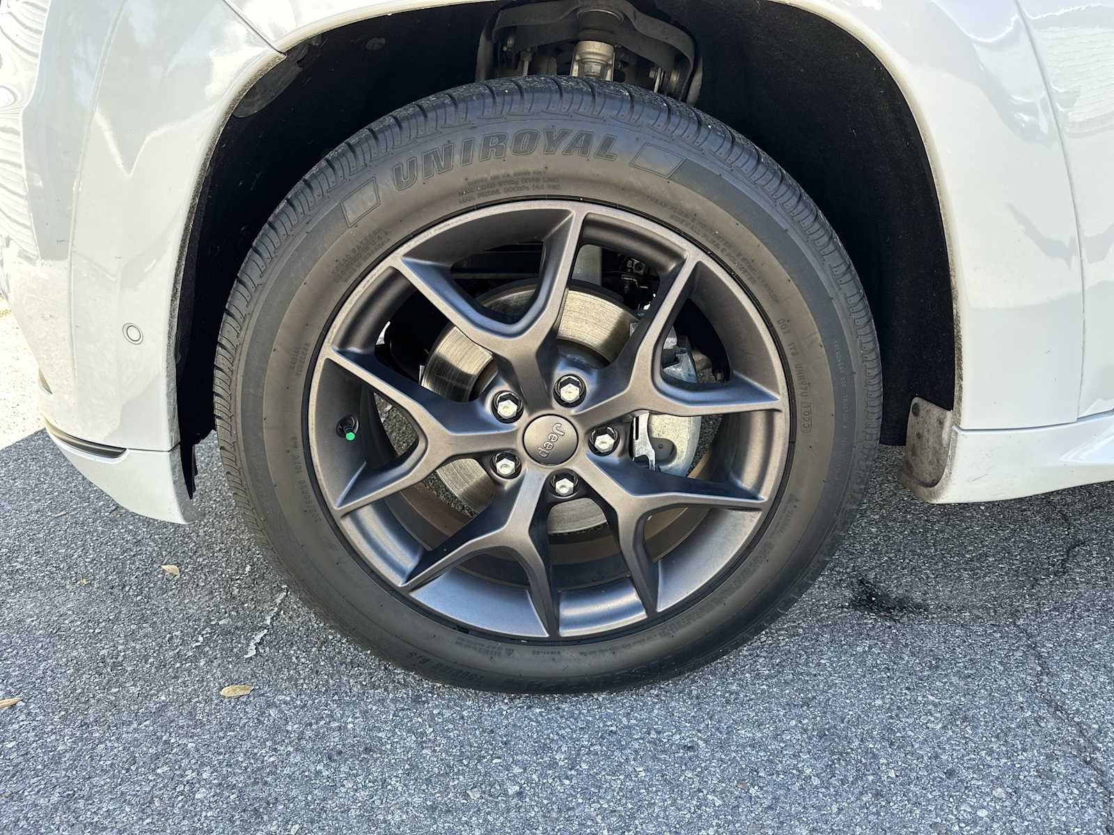 Thumbnail: 2020 Jeep Grand Cherokee - 12