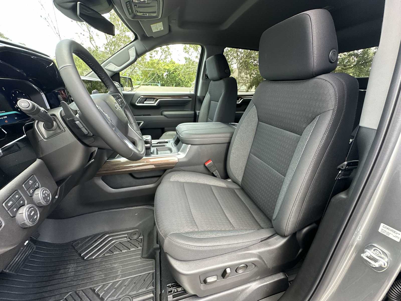 Thumbnail: 2026 Chevrolet Silverado 1500 - 15