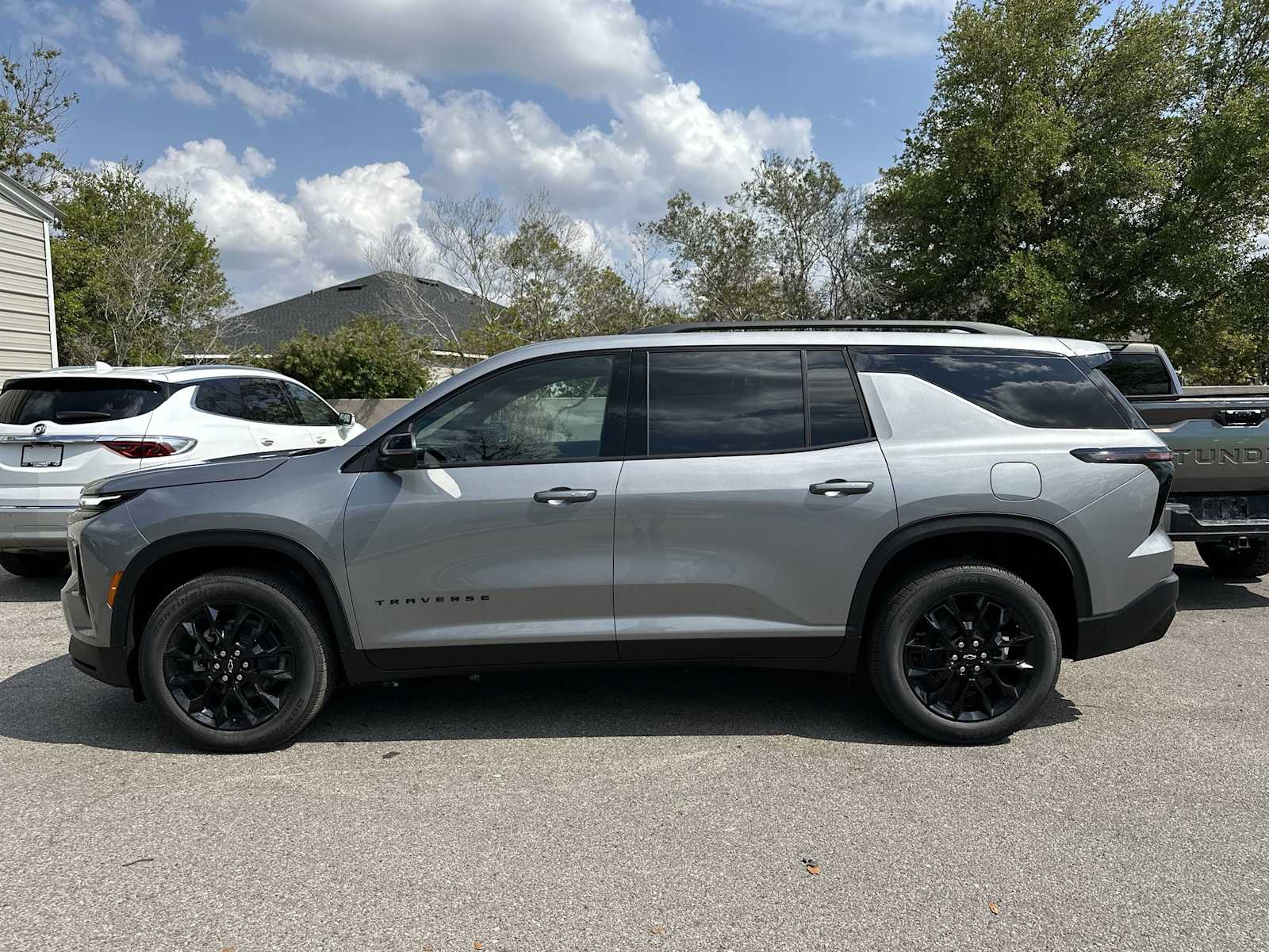 Thumbnail: 2026 Chevrolet Traverse - 3