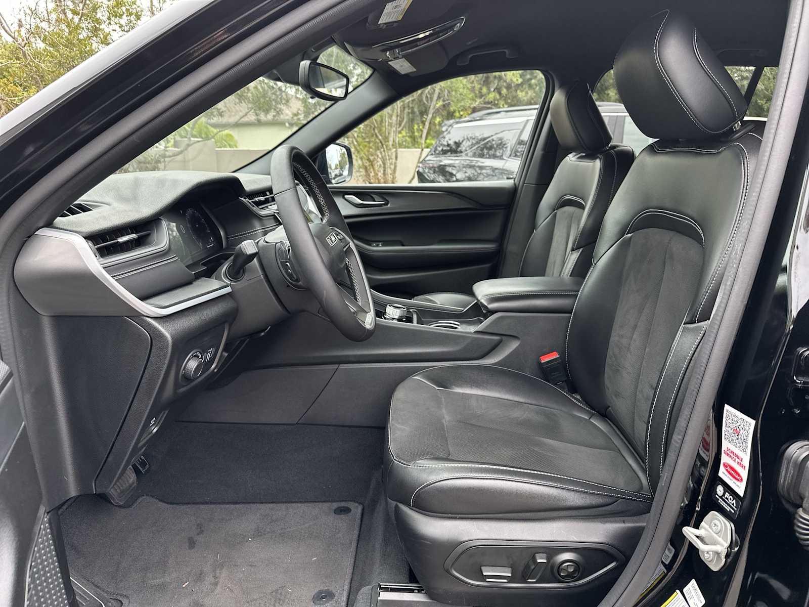 Thumbnail: 2024 Jeep Grand Cherokee - 15