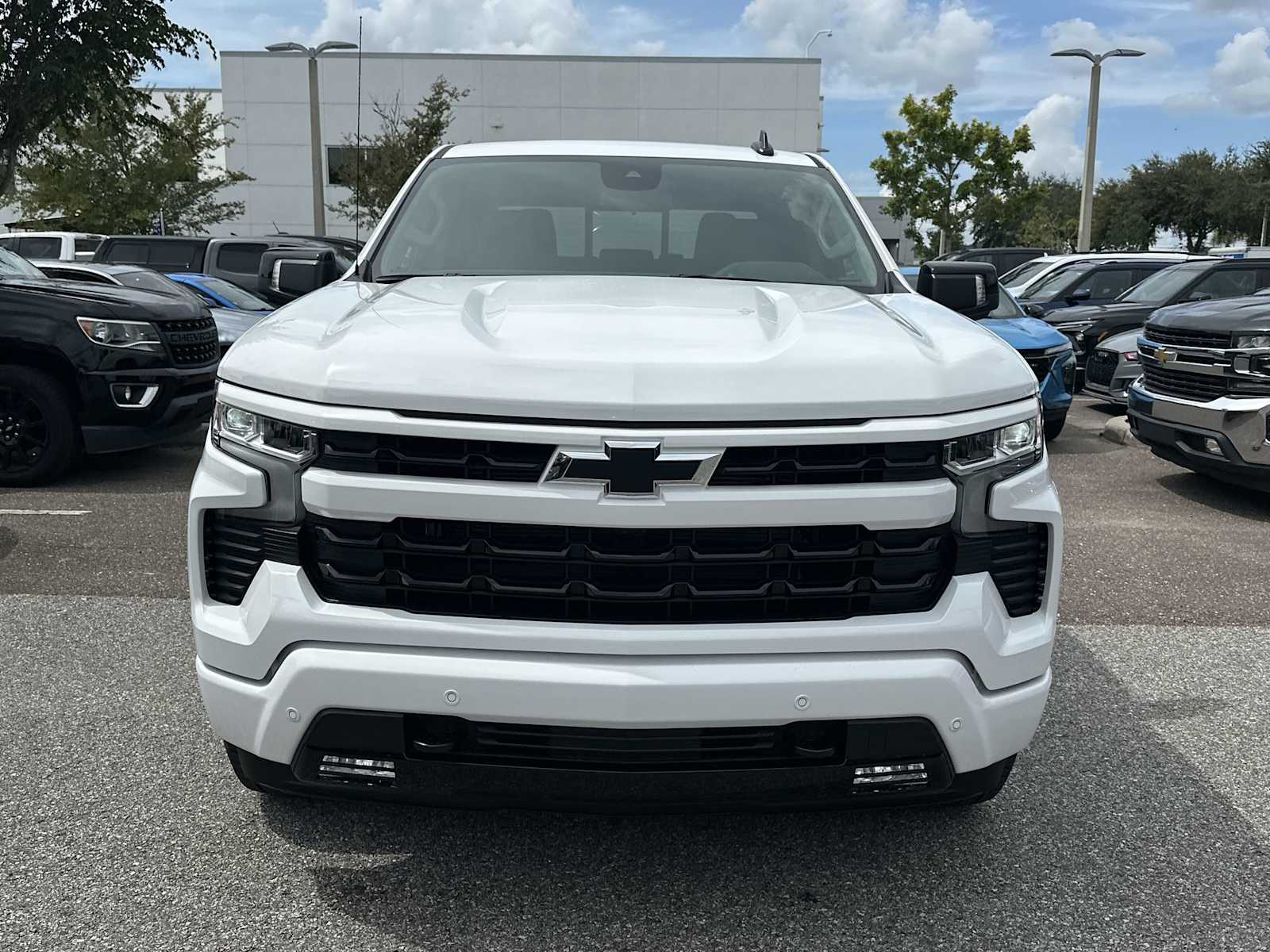 Thumbnail: 2026 Chevrolet Silverado 1500 - 9