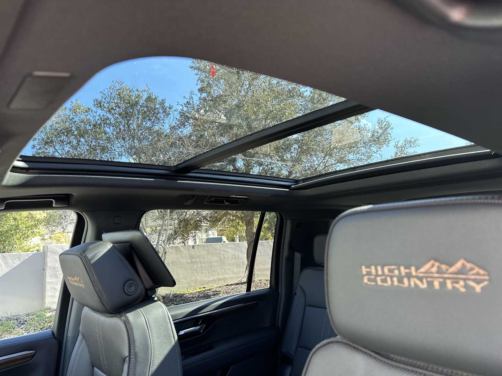 Thumbnail: 2026 Chevrolet Suburban - 17