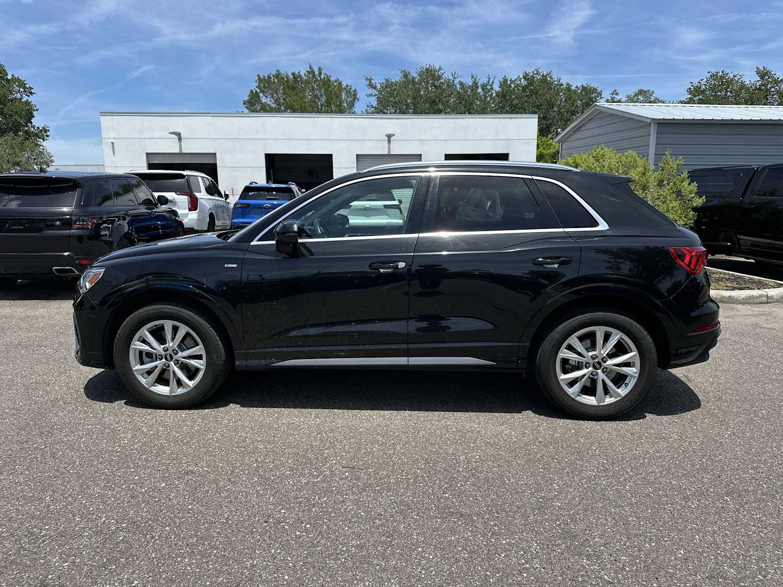 Thumbnail: 2024 Audi Q3 - 3