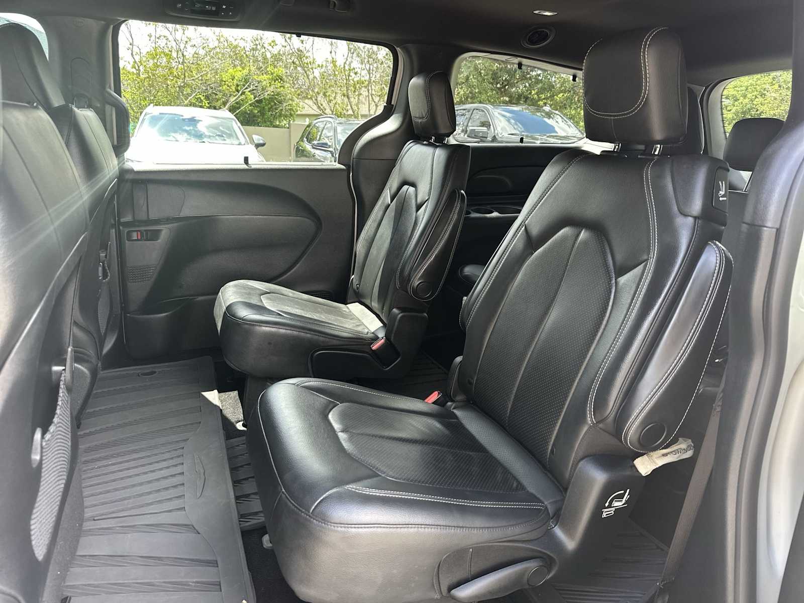 Thumbnail: 2020 Chrysler Pacifica - 17