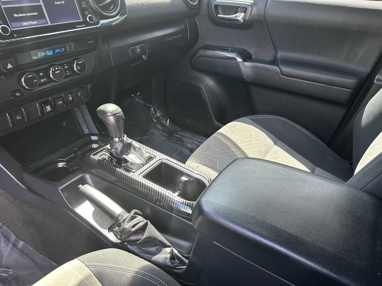 Thumbnail: 2021 Toyota Tacoma - 21