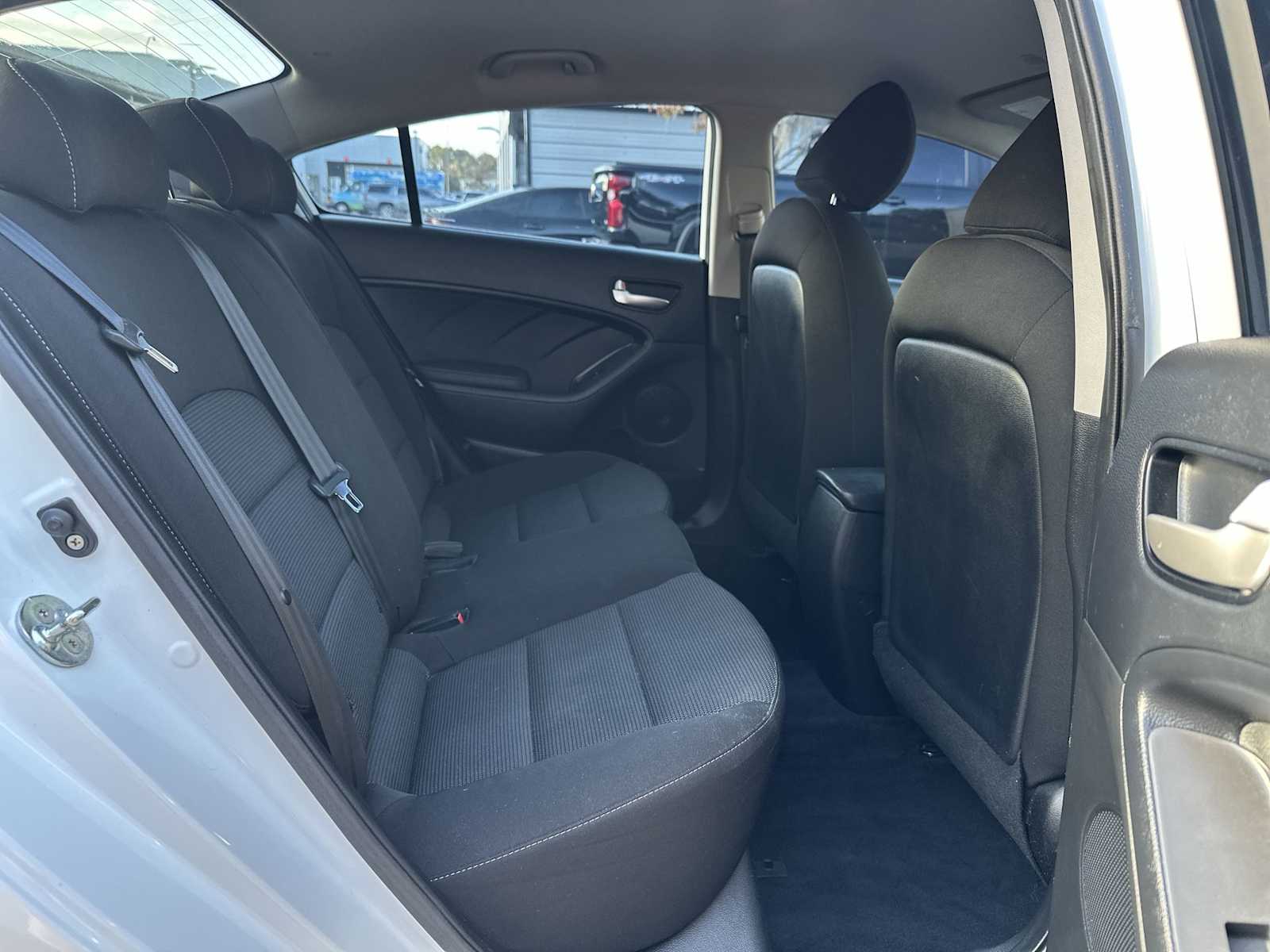 Thumbnail: 2018 Kia Forte - 18