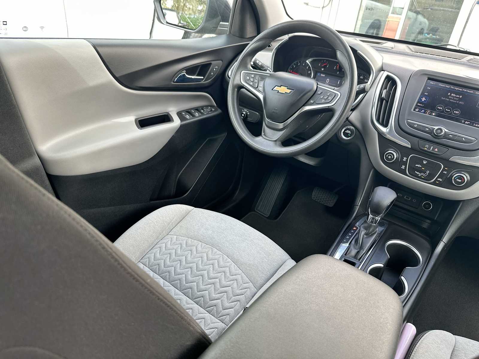 Thumbnail: 2022 Chevrolet Equinox - 9