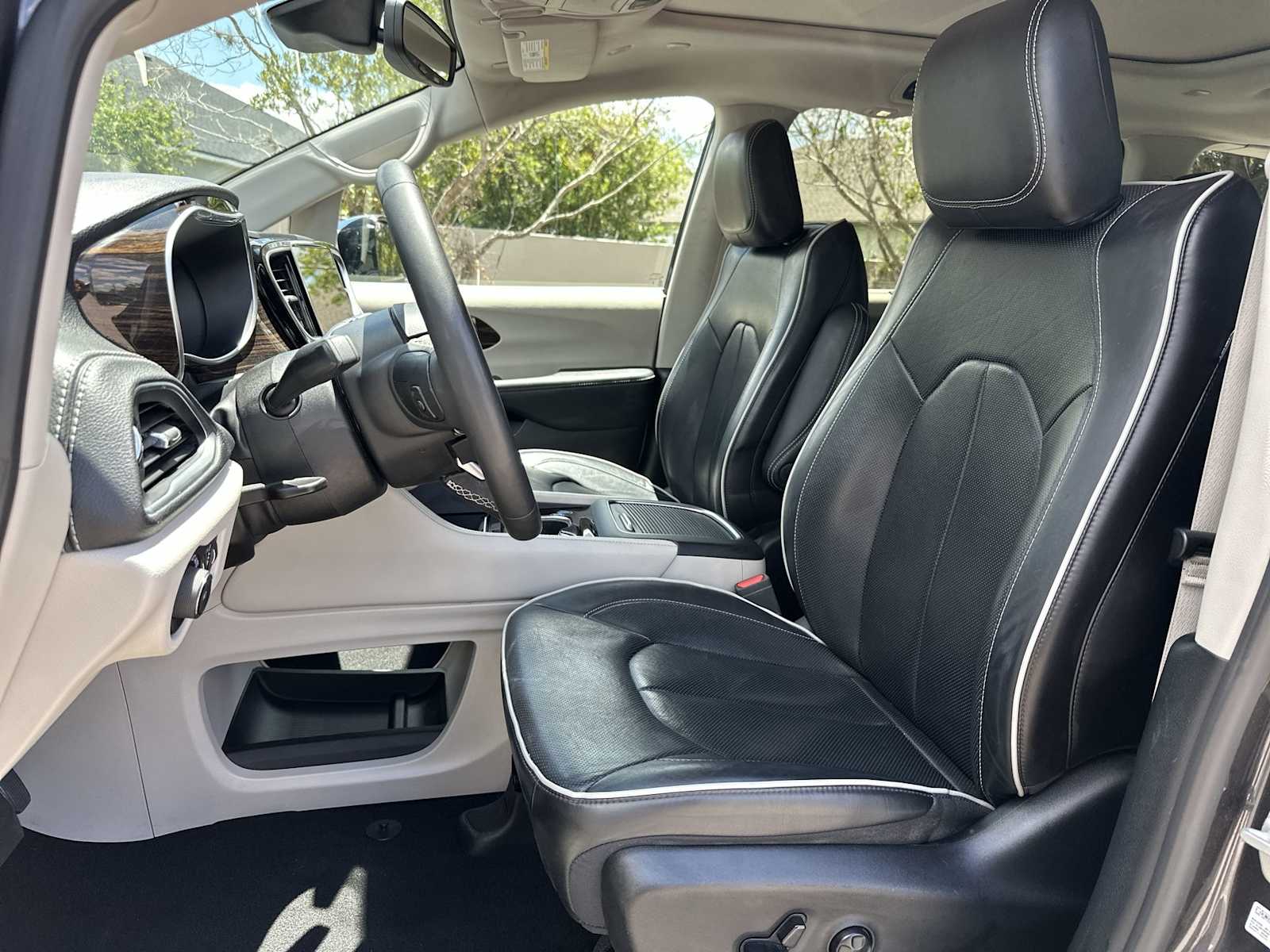 Thumbnail: 2023 Chrysler Pacifica - 15