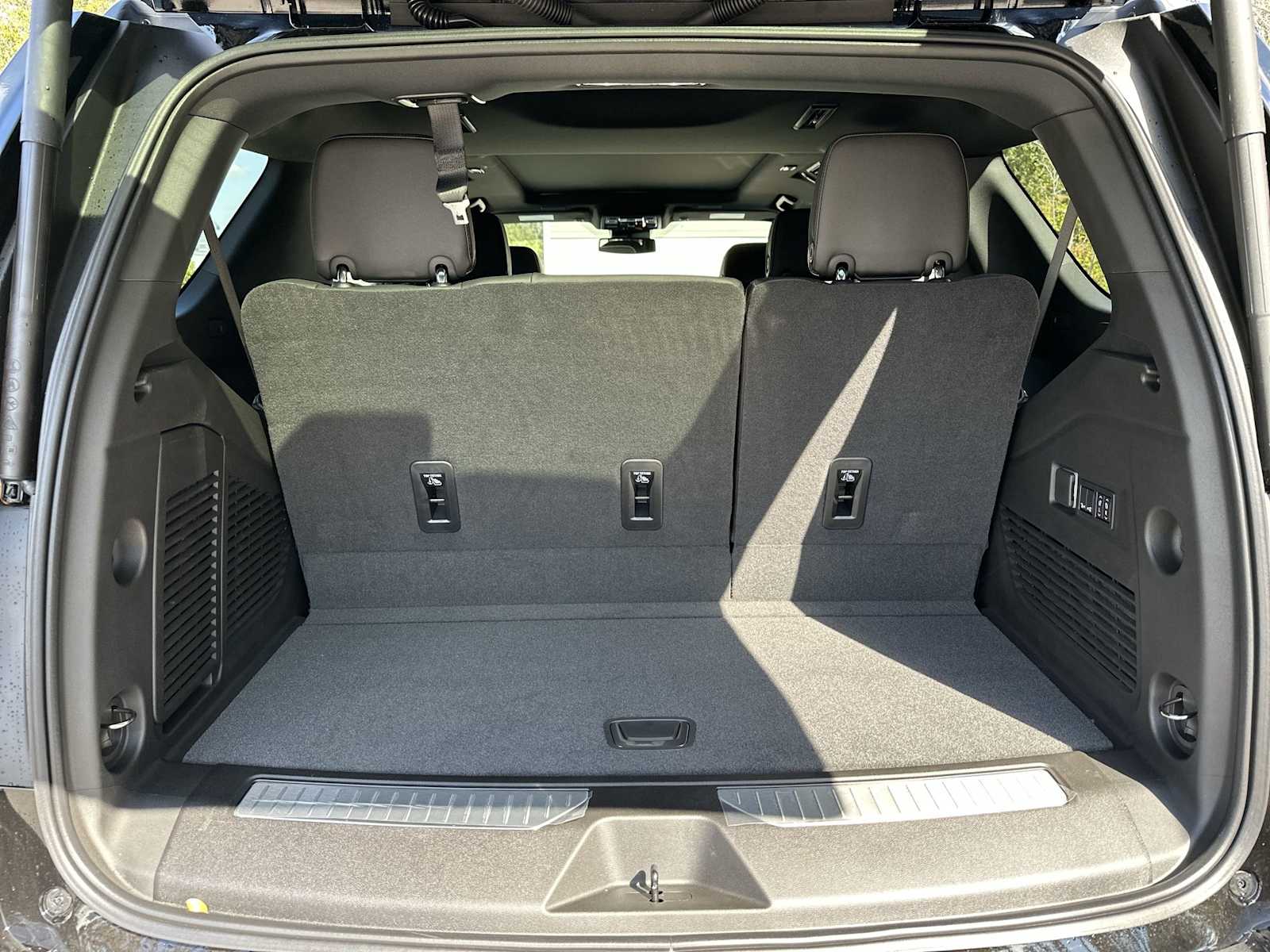 Thumbnail: 2026 Chevrolet Tahoe - 26