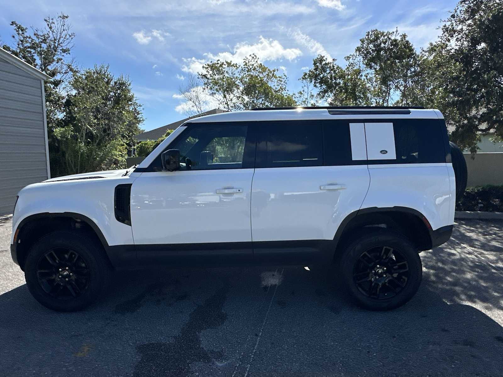 Thumbnail: 2024 Land Rover Defender - 3