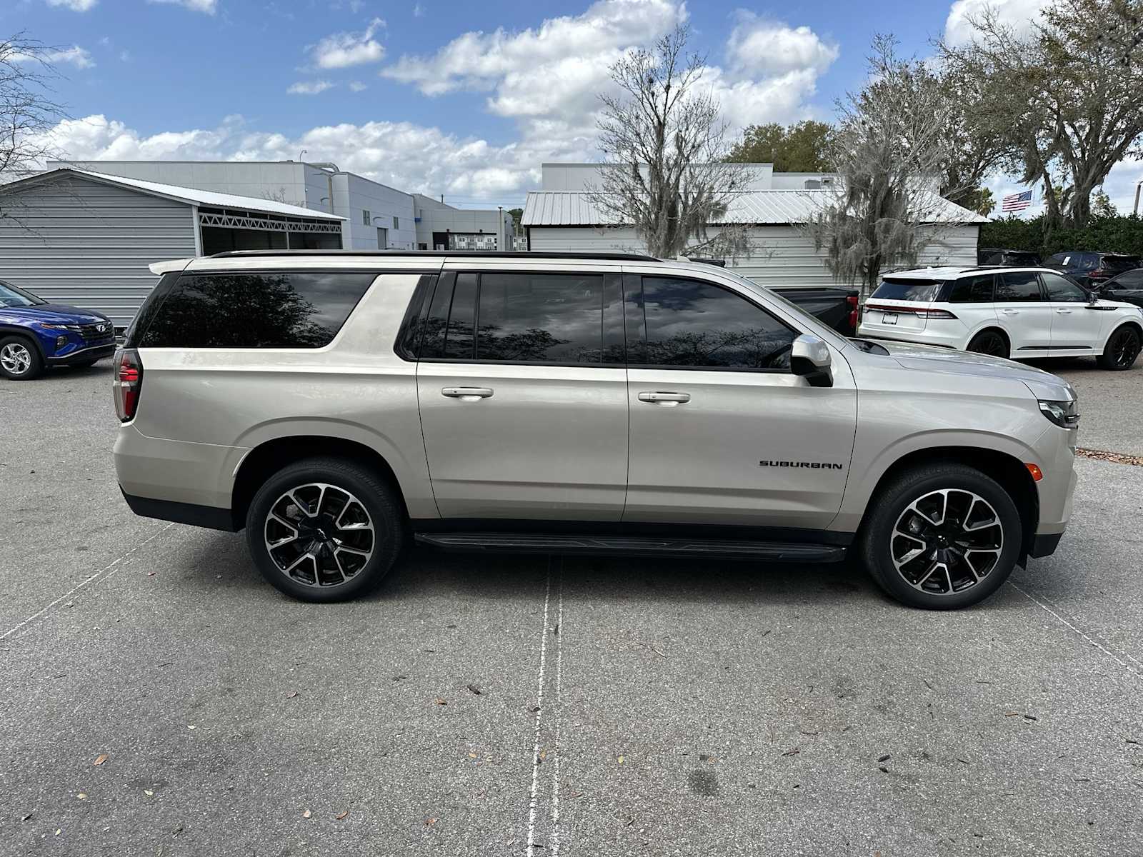 Thumbnail: 2023 Chevrolet Suburban - 7