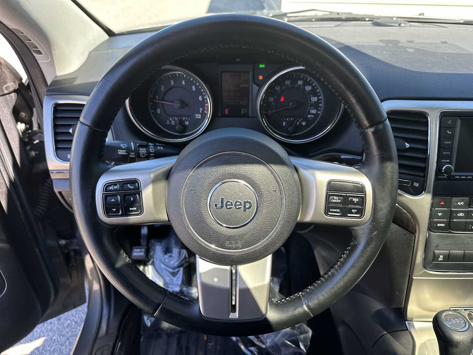 Thumbnail: 2011 Jeep Grand Cherokee - 20