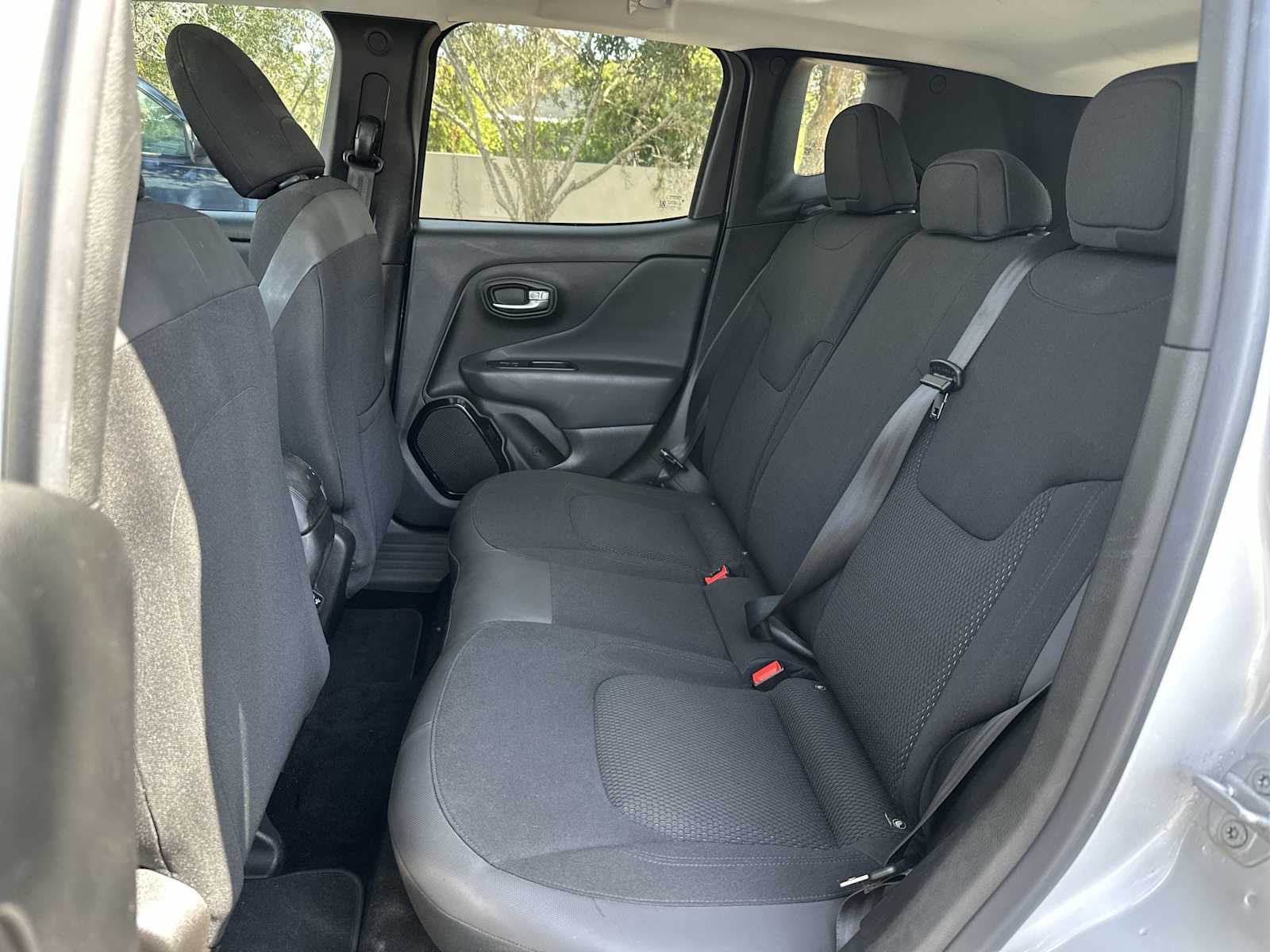 Thumbnail: 2018 Jeep Renegade - 18