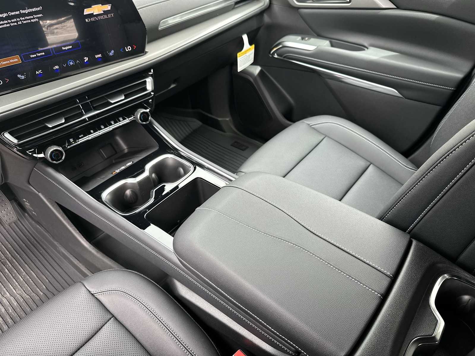 Thumbnail: 2026 Chevrolet Traverse - 22