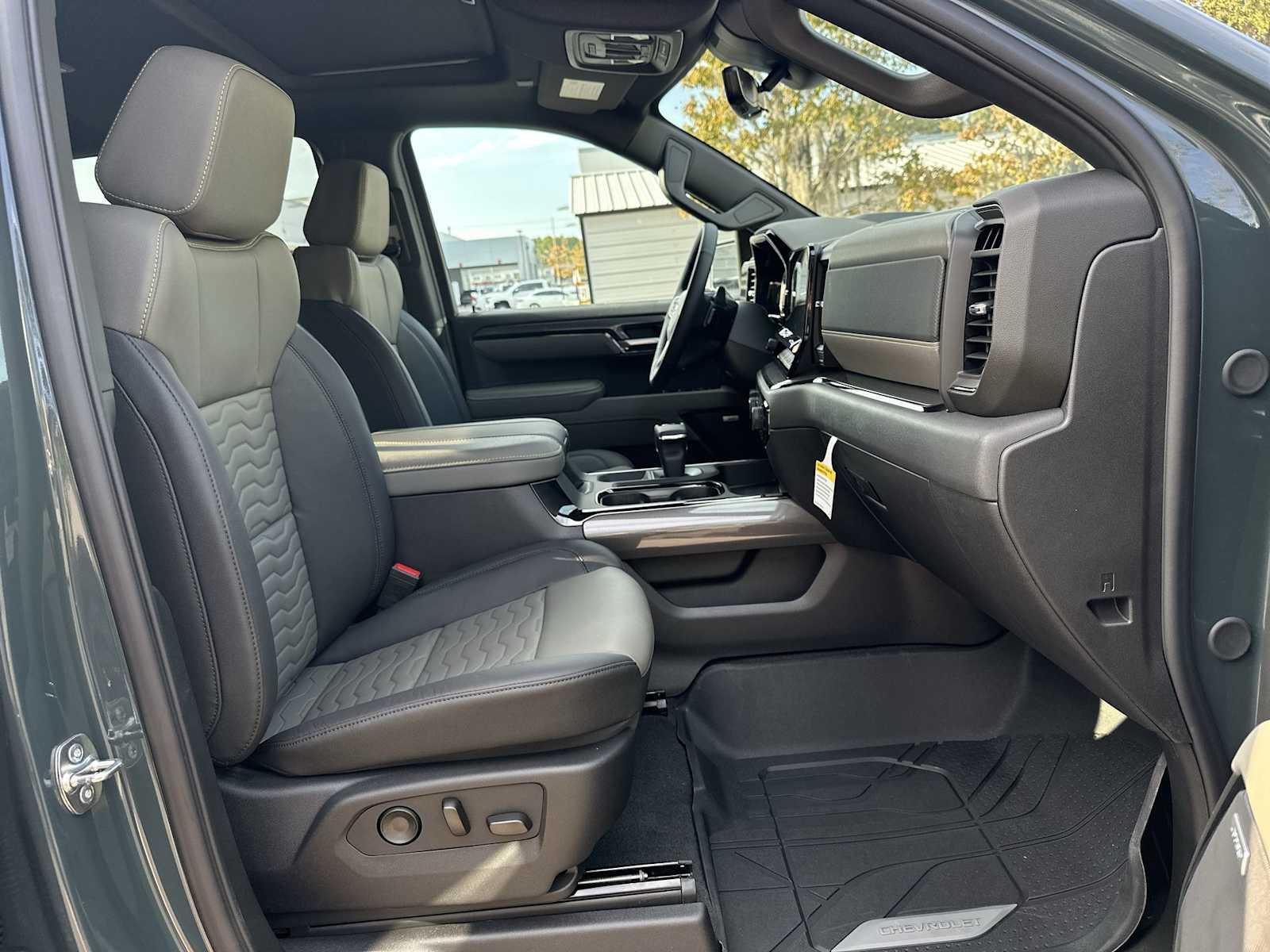 Thumbnail: 2026 Chevrolet Silverado 1500 - 19