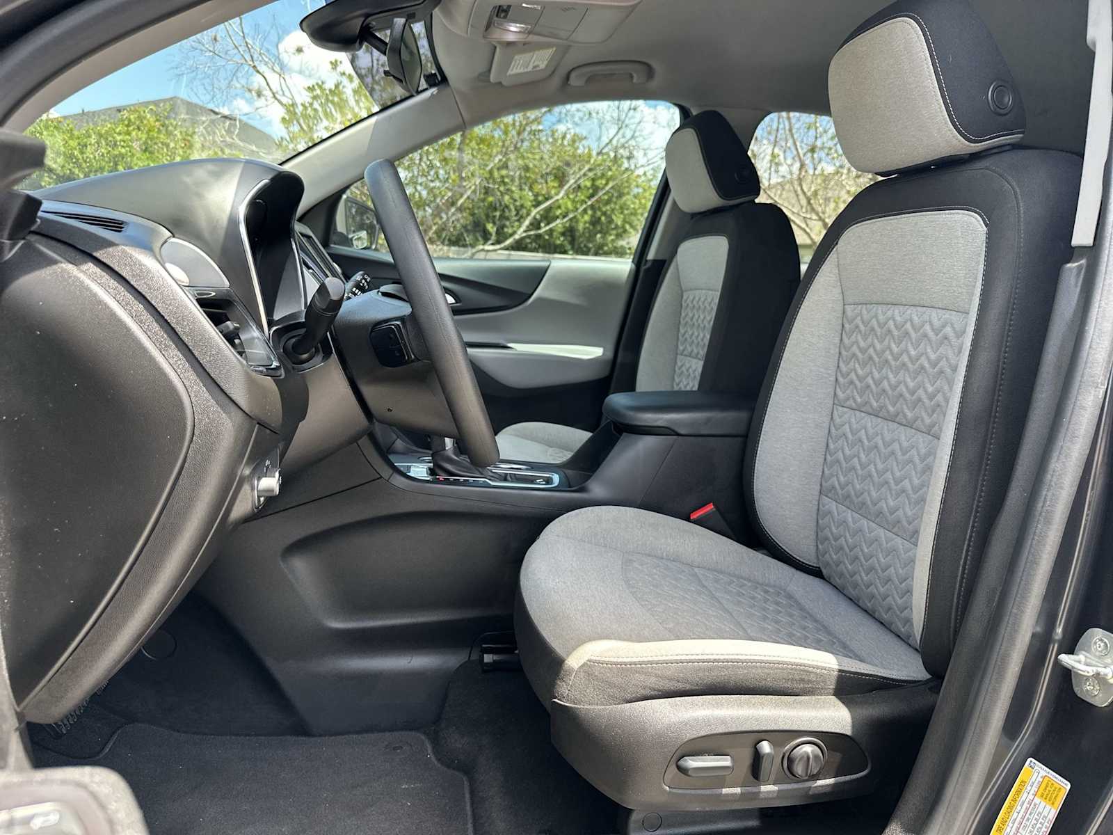Thumbnail: 2022 Chevrolet Equinox - 23