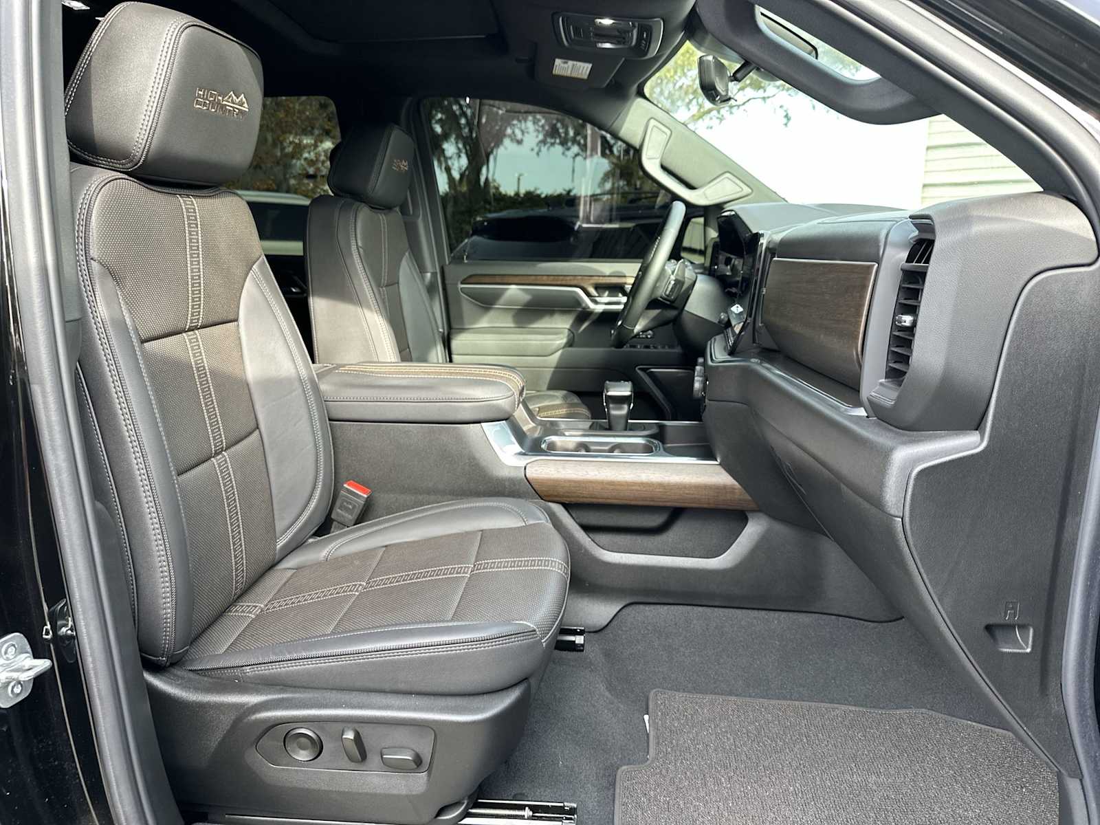 Thumbnail: 2025 Chevrolet Silverado 1500 - 20