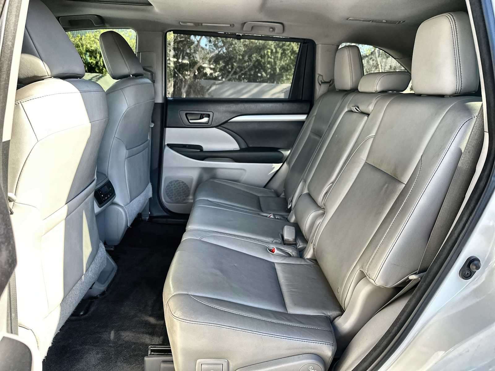 Thumbnail: 2015 Toyota Highlander - 17