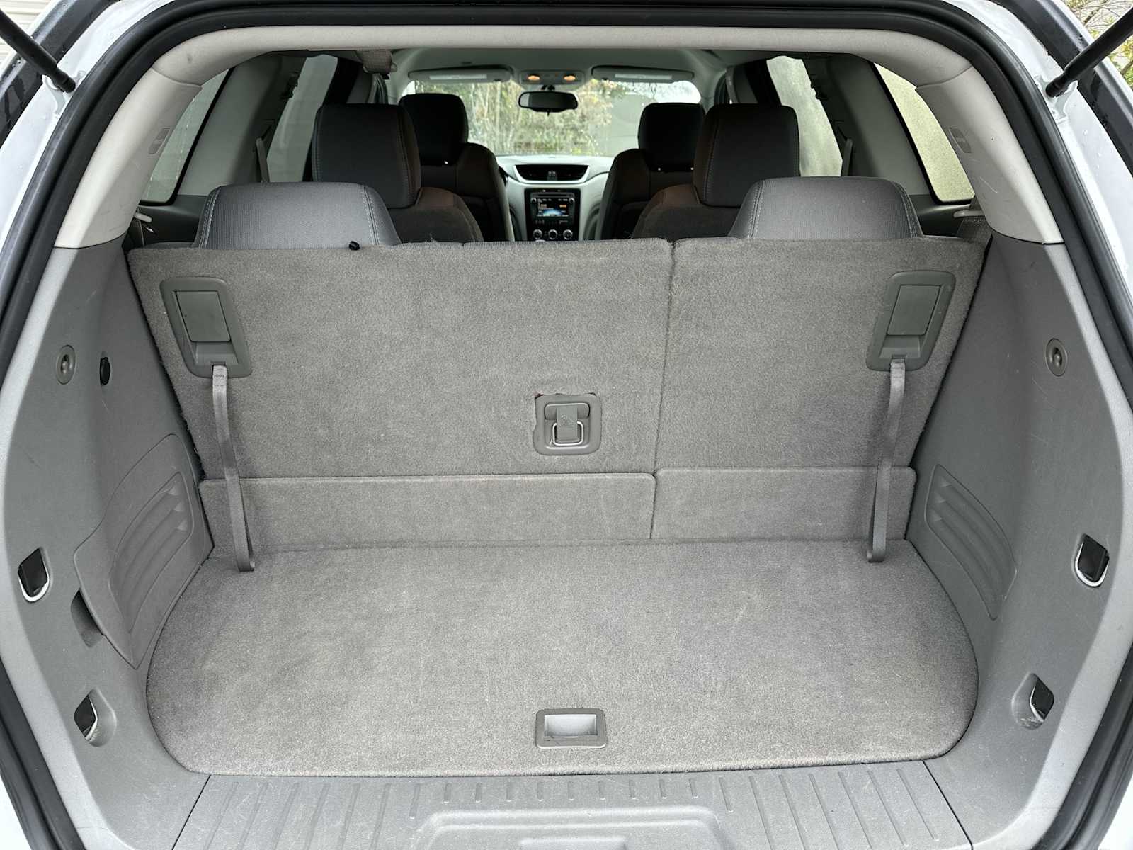 Thumbnail: 2016 Chevrolet Traverse - 25