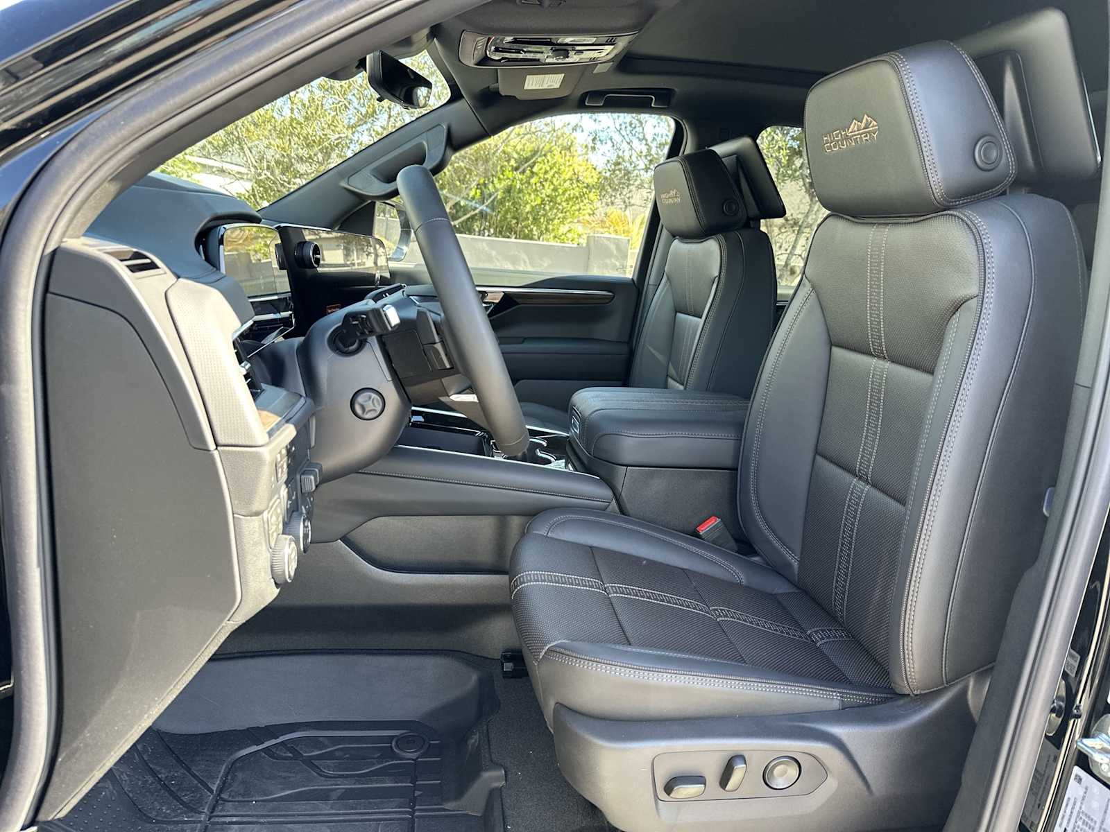 Thumbnail: 2026 Chevrolet Suburban - 15