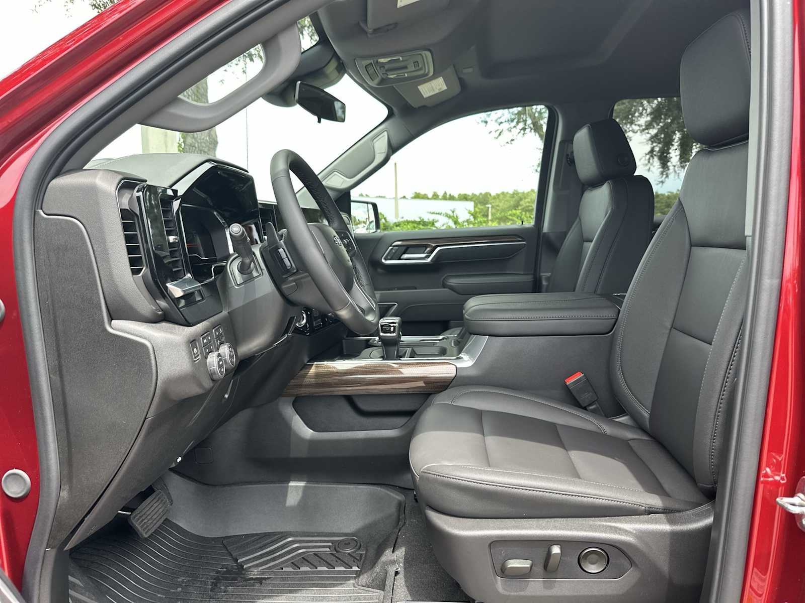 Thumbnail: 2025 Chevrolet Silverado 1500 - 2