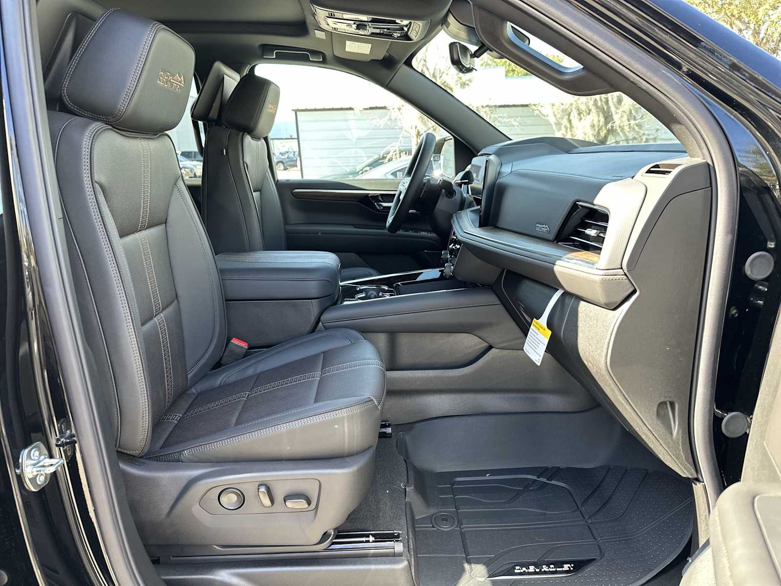 Thumbnail: 2026 Chevrolet Suburban - 20