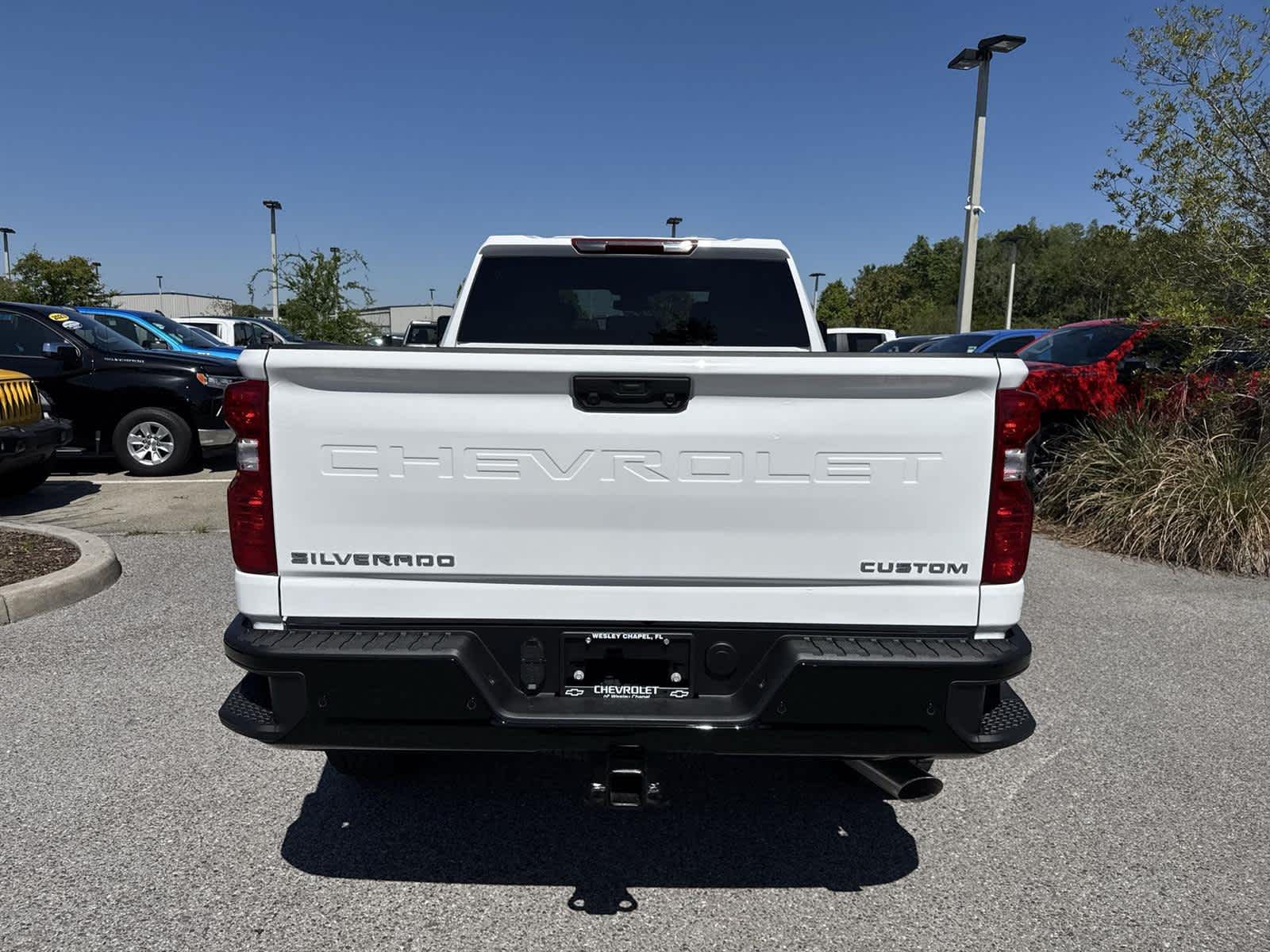 2025 Chevrolet Silverado 2500 Custom 8