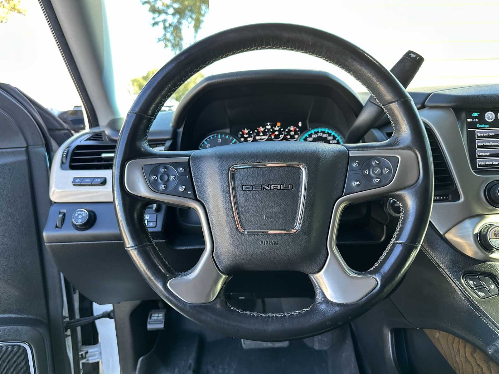 Thumbnail: 2019 GMC Yukon XL - 21