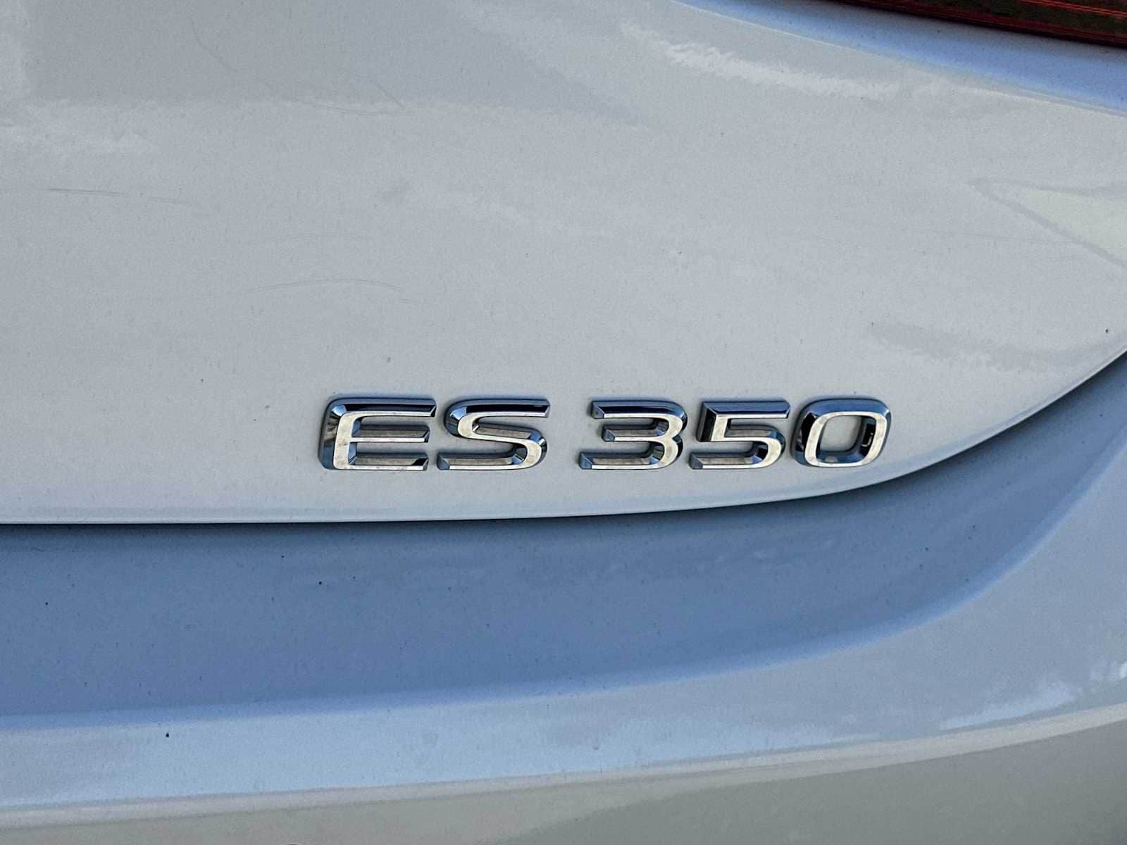 Thumbnail: 2021 Lexus ES - 11