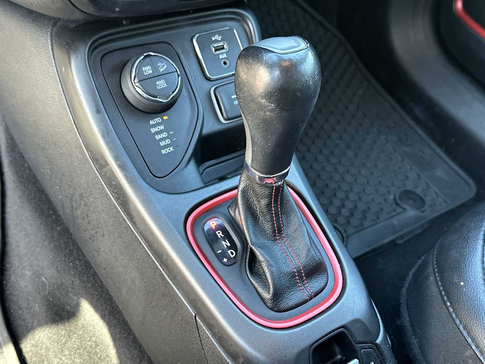 Thumbnail: 2018 Jeep Compass - 23