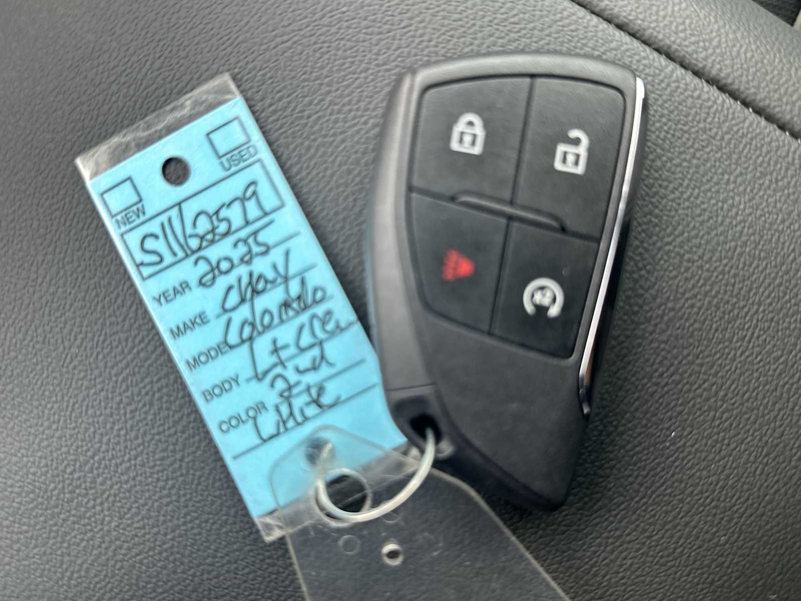 Thumbnail: 2025 Chevrolet Colorado - 26