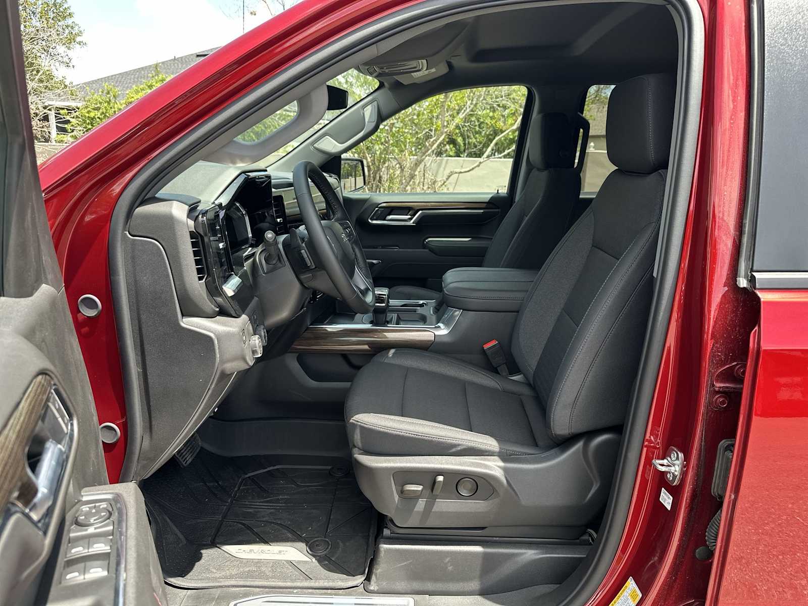 Thumbnail: 2026 Chevrolet Silverado 1500 - 2