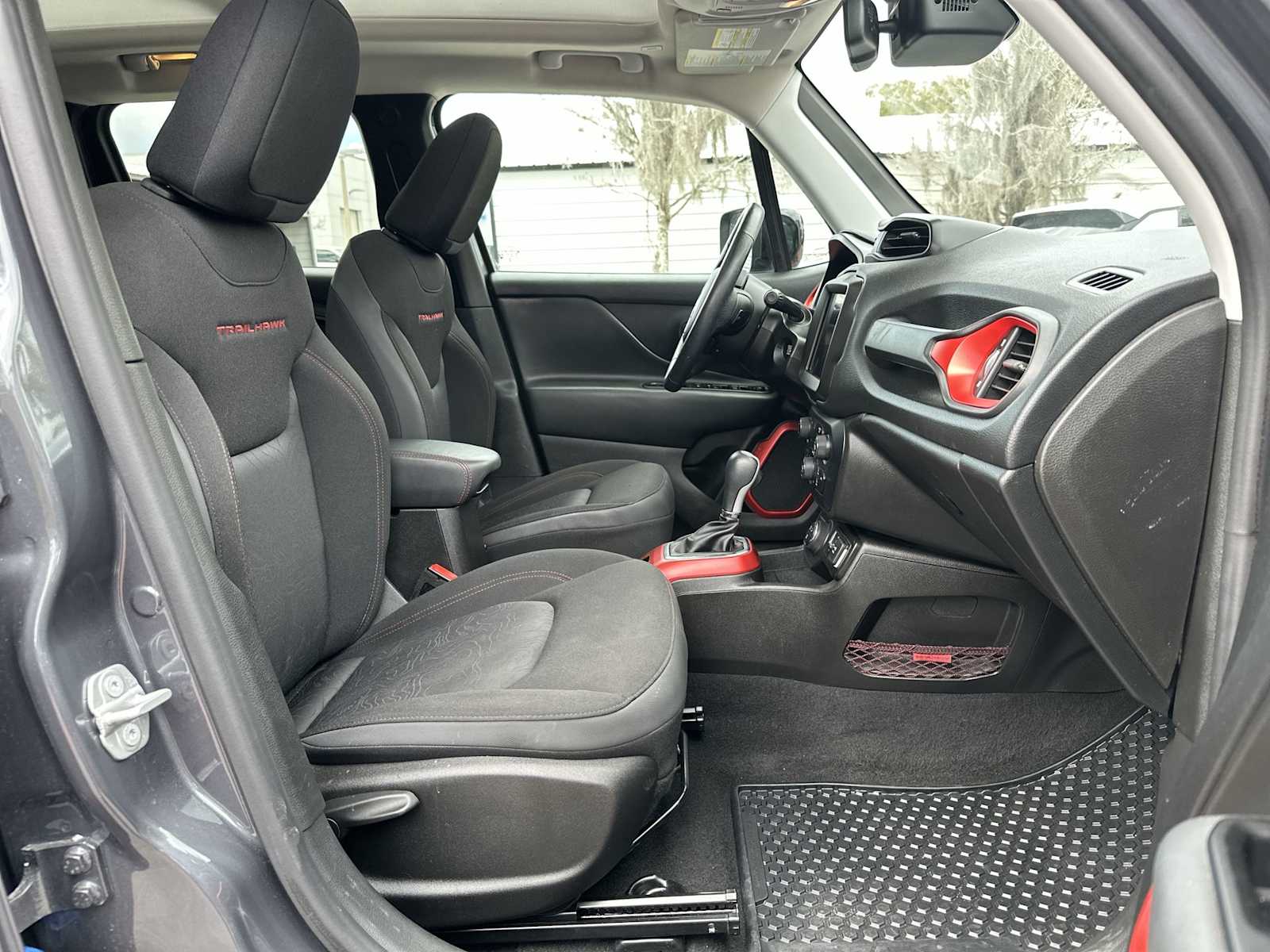 Thumbnail: 2022 Jeep Renegade - 20