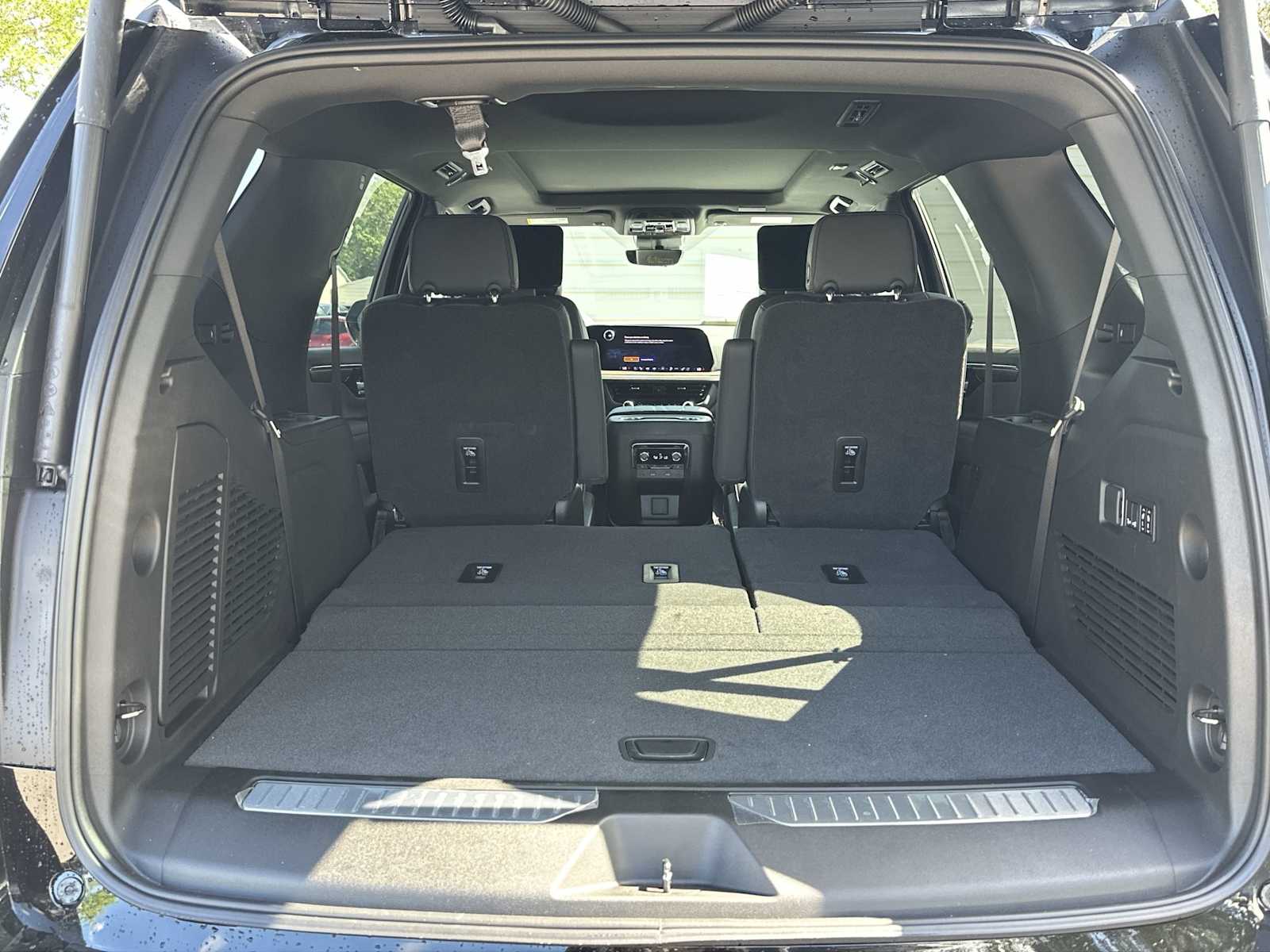 Thumbnail: 2026 Chevrolet Tahoe - 25