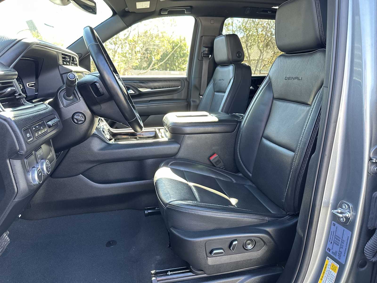 Thumbnail: 2024 GMC Yukon XL - 15