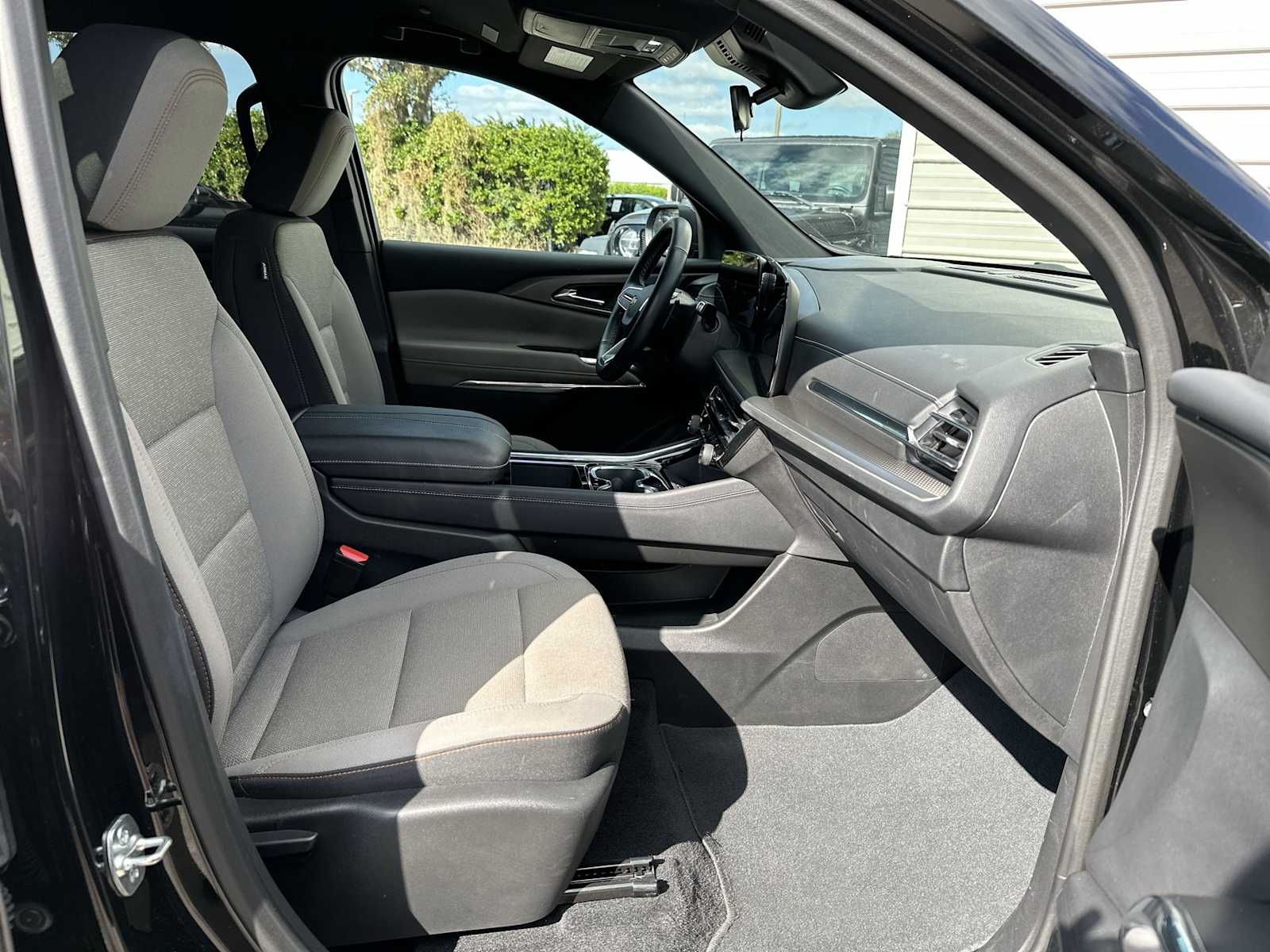 Thumbnail: 2025 Chevrolet Traverse - 19