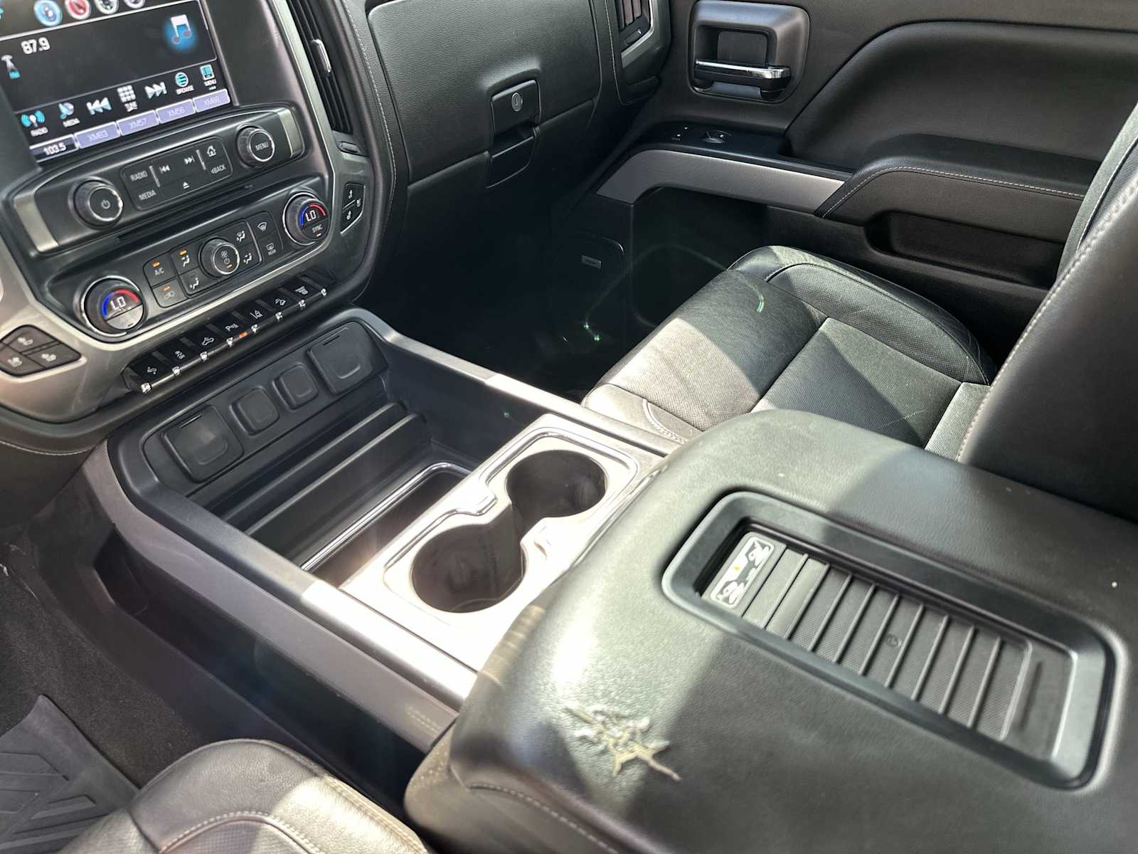 Thumbnail: 2017 Chevrolet Silverado 2500 - 21