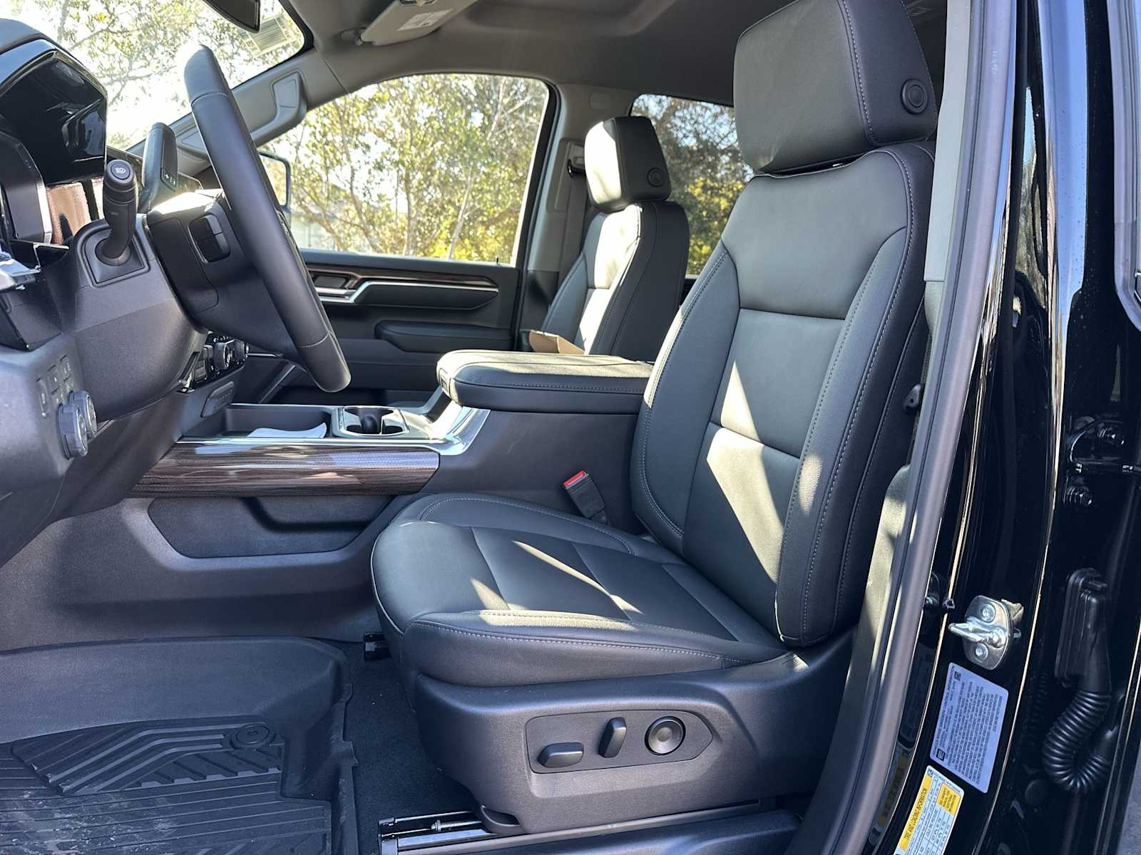 Thumbnail: 2026 Chevrolet Silverado 2500 - 15