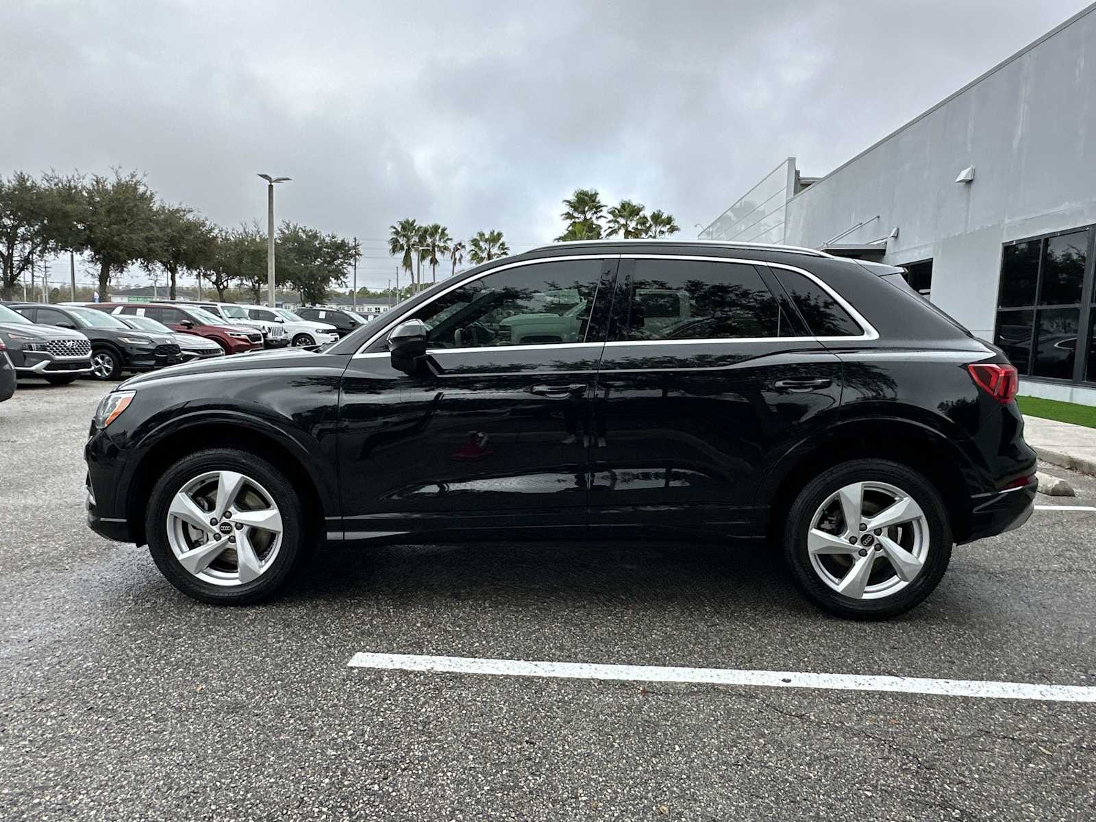 Thumbnail: 2020 Audi Q3 - 3