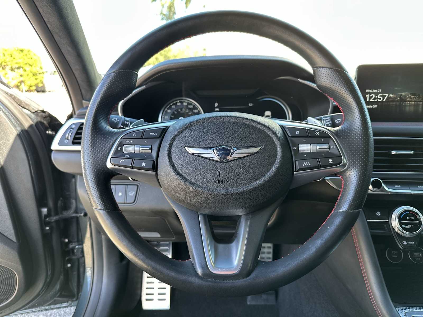 Thumbnail: 2023 Genesis G70 - 21