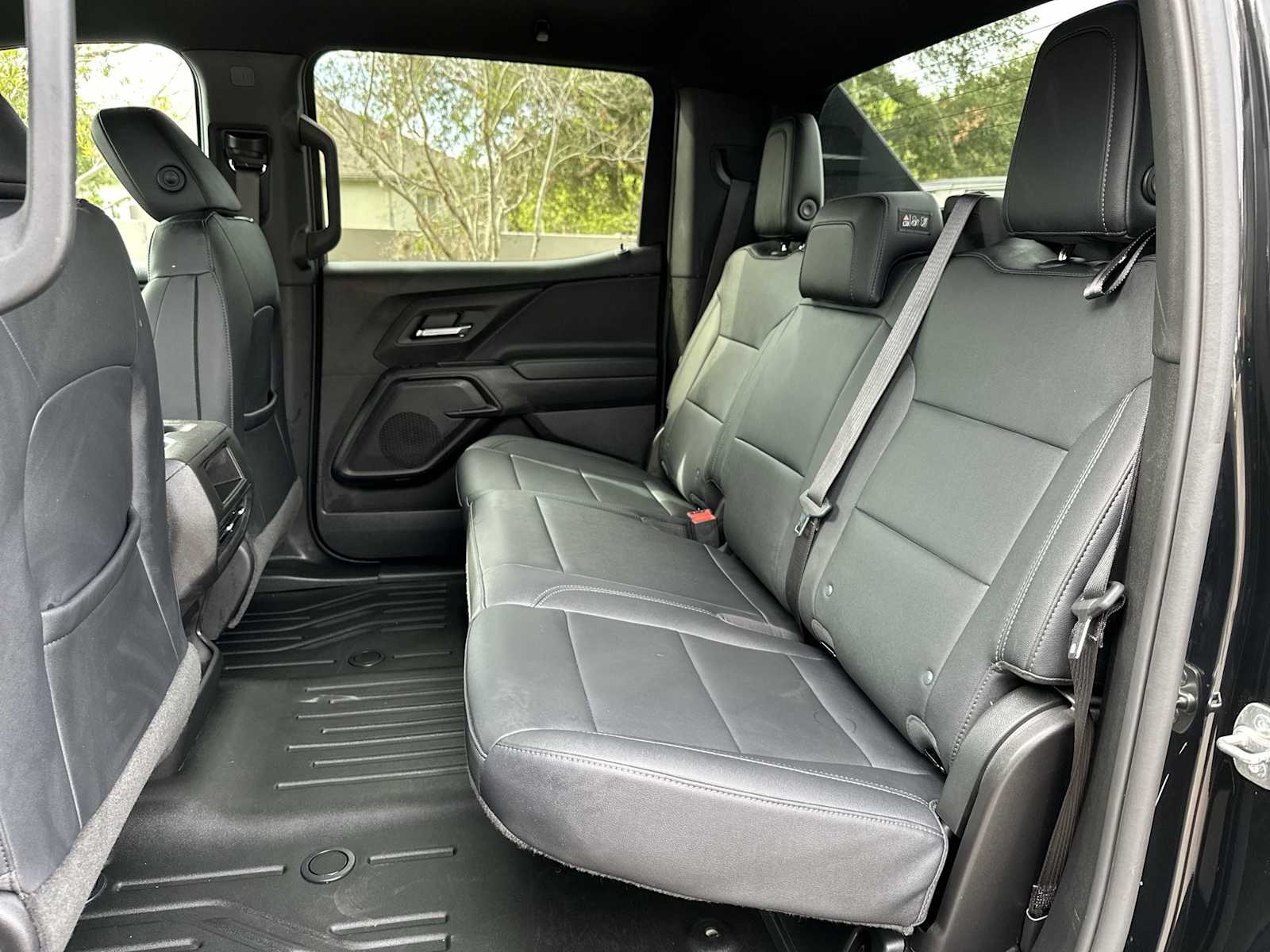 Thumbnail: 2024 Chevrolet Silverado EV - 17